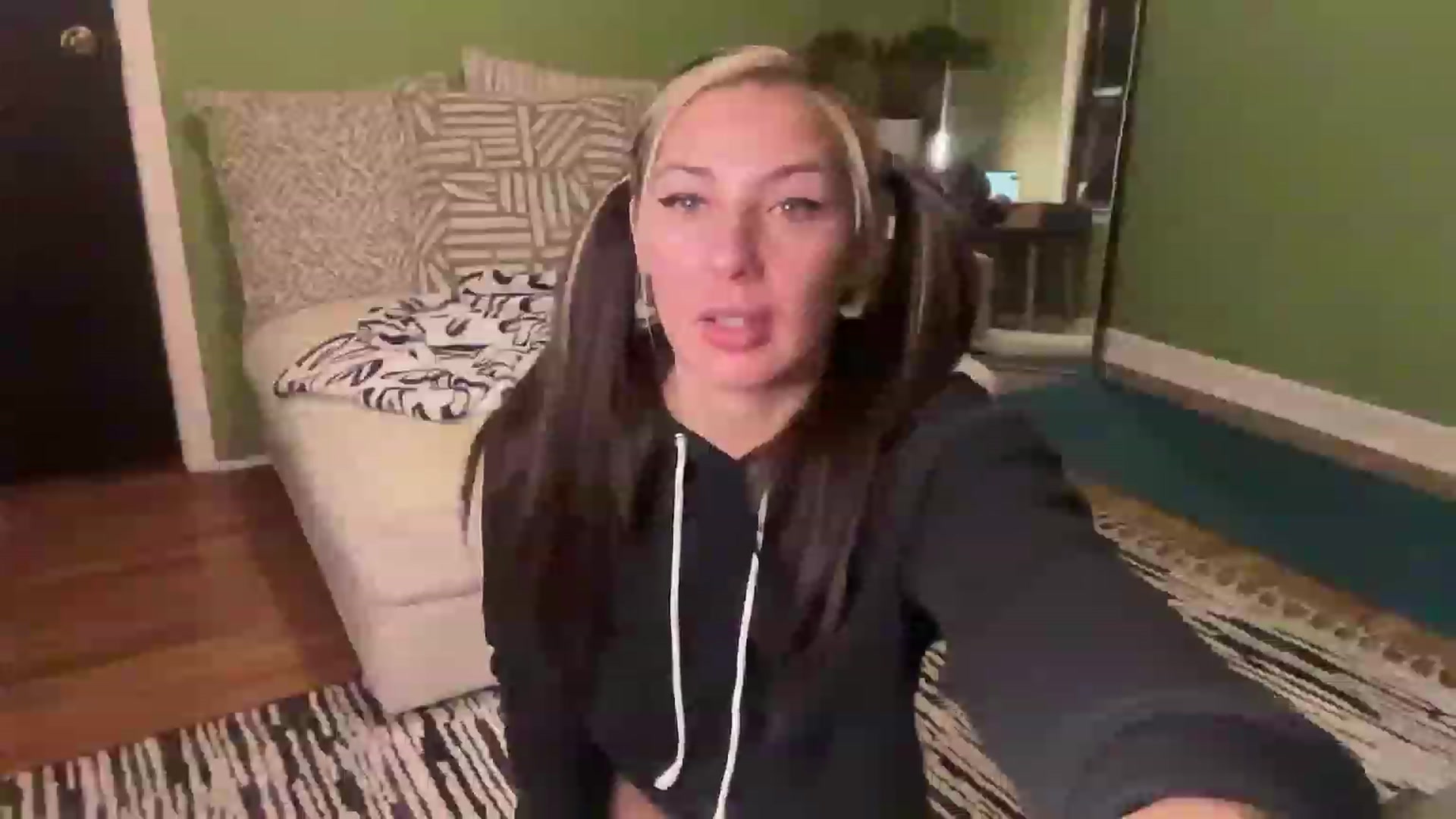 Gallery image thumbnail from Joseywalesssx's myfreecams stream on, 01/23/2024, 02:03 image 10 of 20