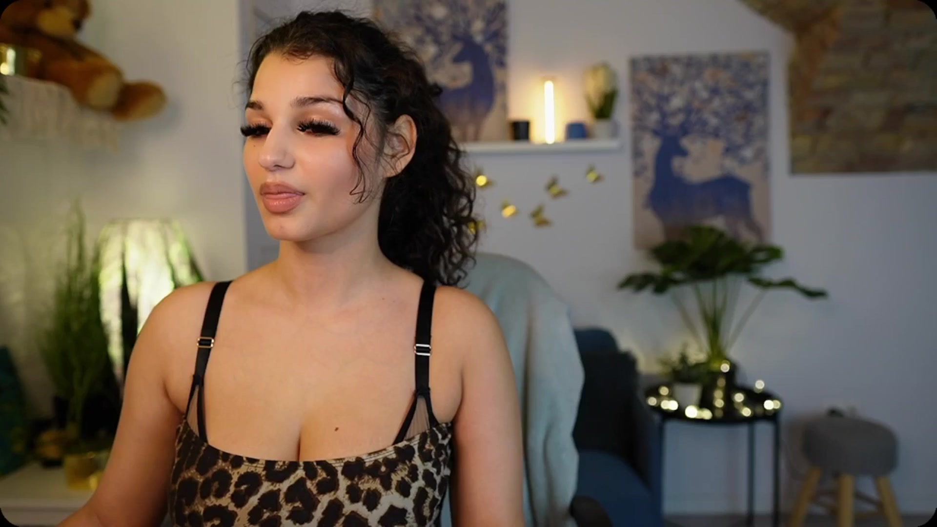 Gallery image thumbnail from Josie__Lynn's myfreecams stream on, 08/12/2025, 15:01 image 9 of 20