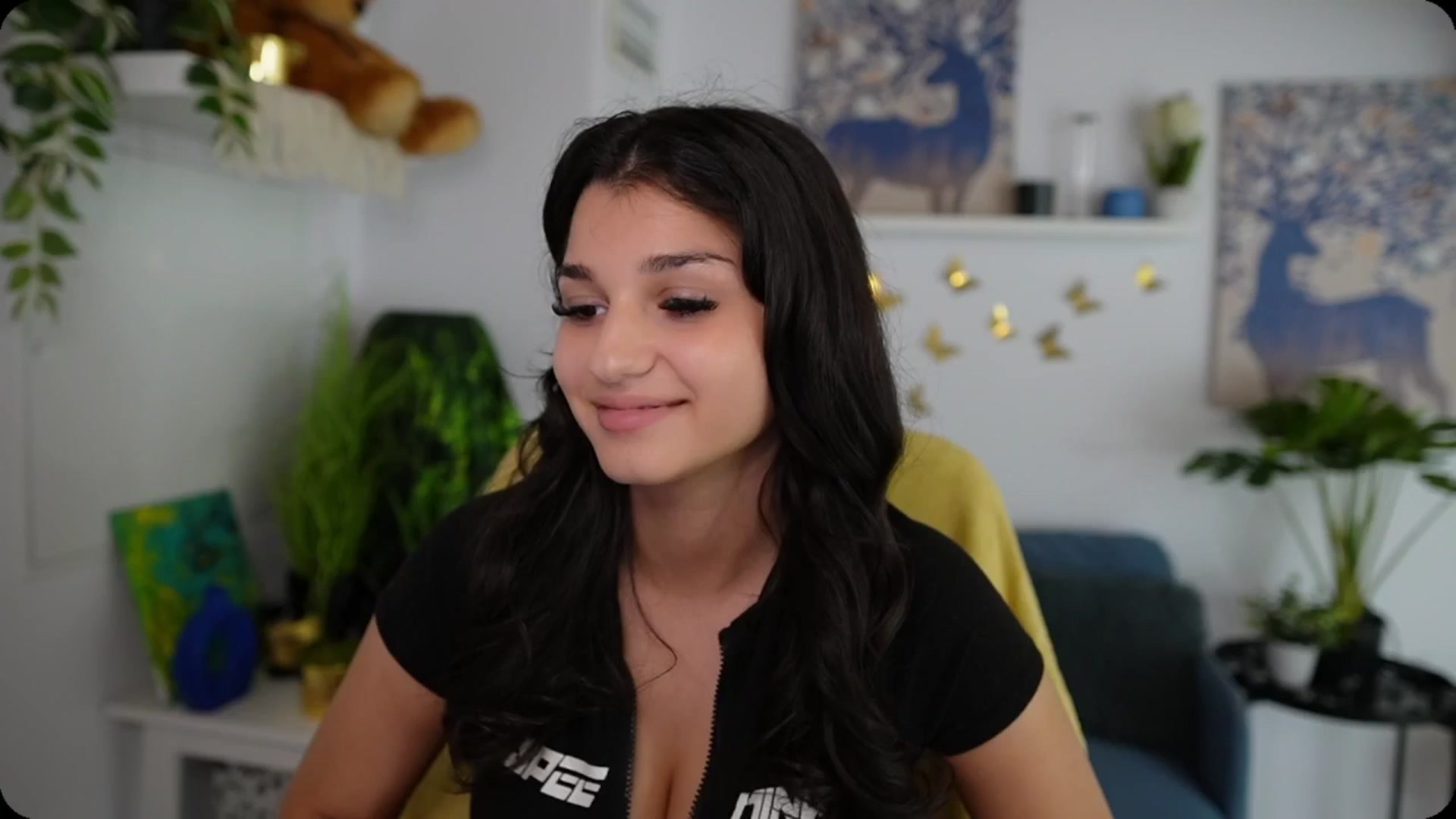 Gallery image thumbnail from Josie__Lynn's myfreecams stream on, 08/23/2025, 11:01 image 2 of 20