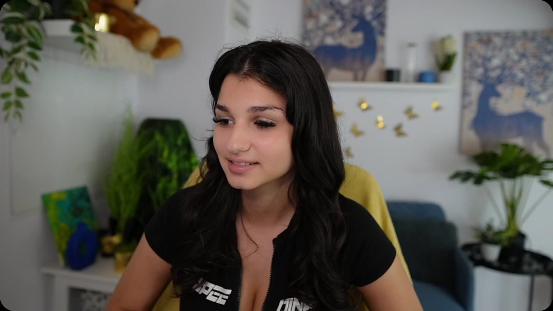 Gallery image thumbnail from Josie__Lynn's myfreecams stream on, 08/23/2025, 11:01 image 3 of 20