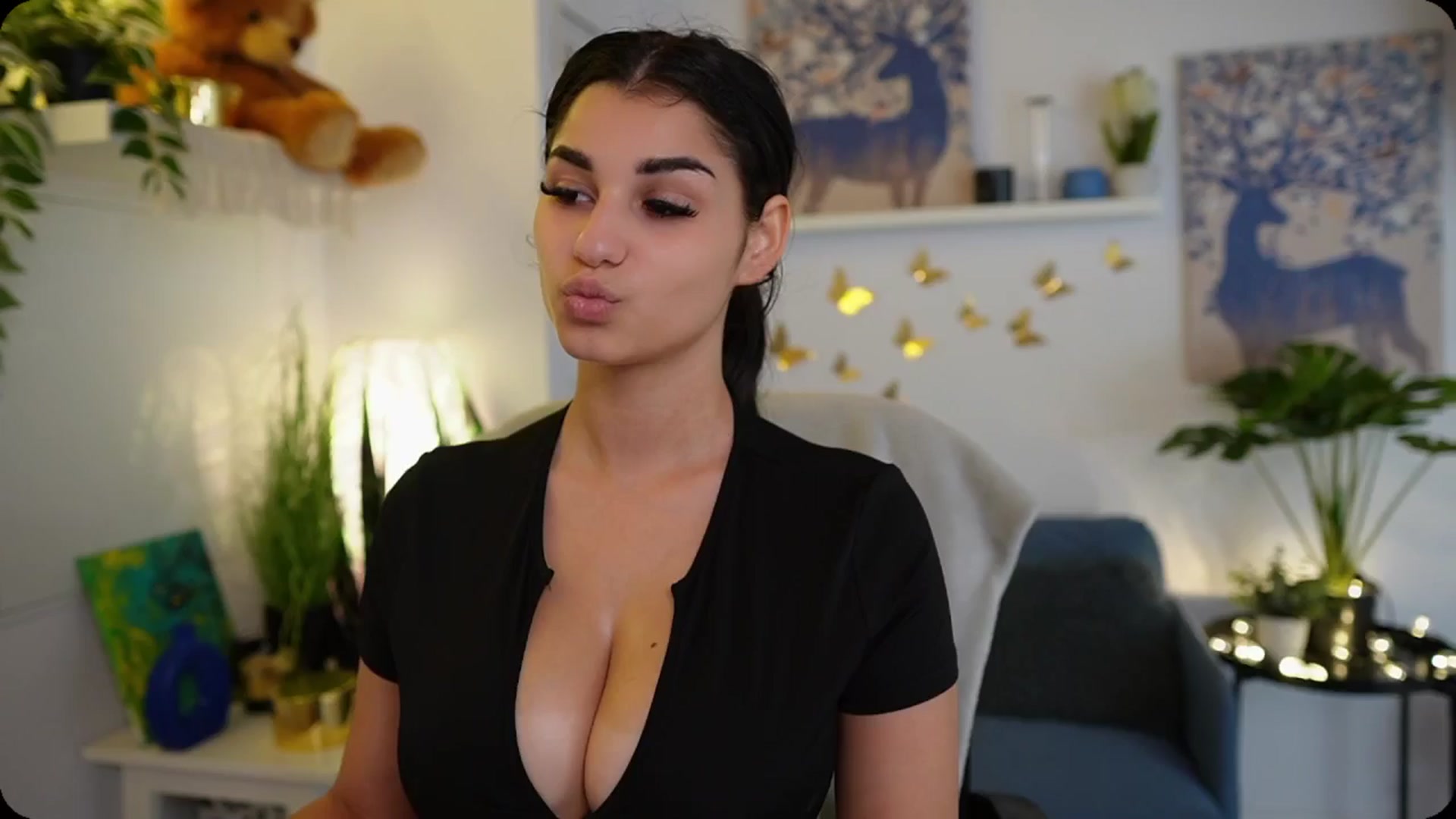 Gallery image thumbnail from Josie__Lynn's myfreecams stream on, 08/24/2025, 10:23 image 1 of 20