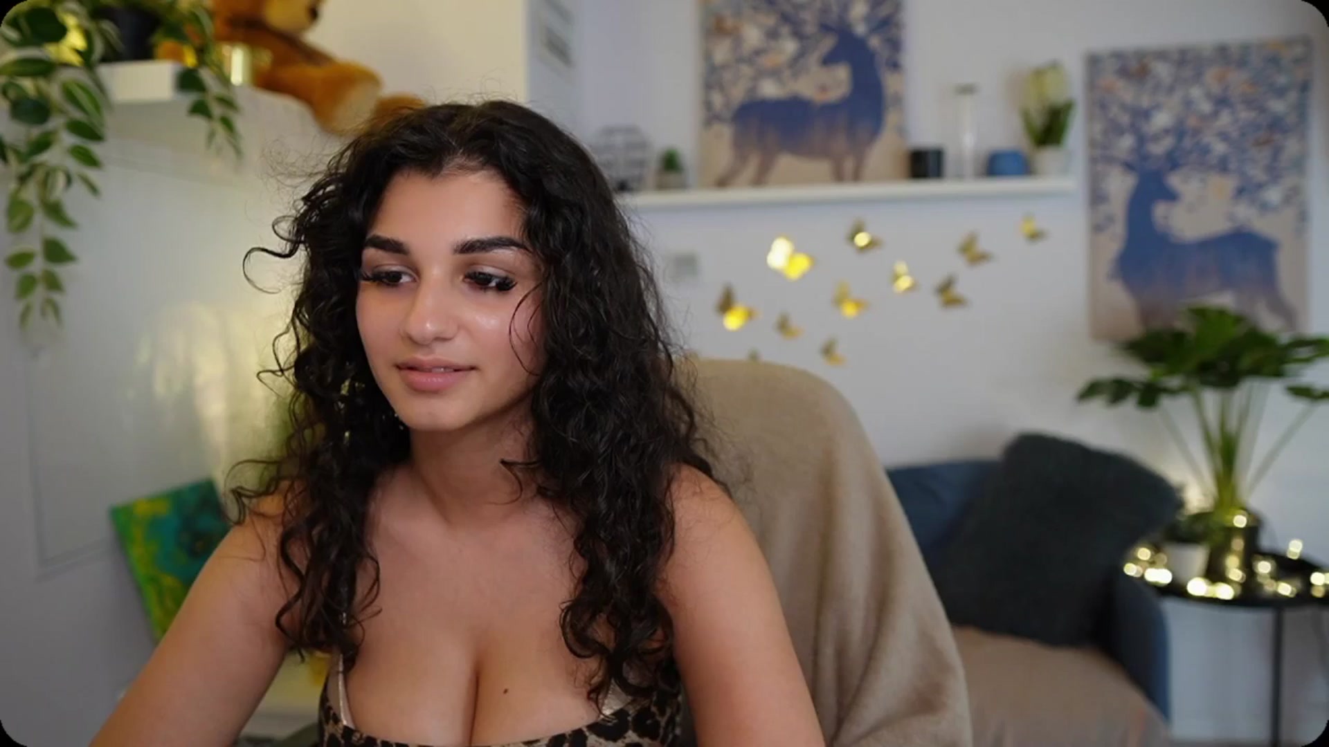 Gallery image thumbnail from Josie__Lynn's myfreecams stream on, 08/27/2025, 17:15 image 12 of 20