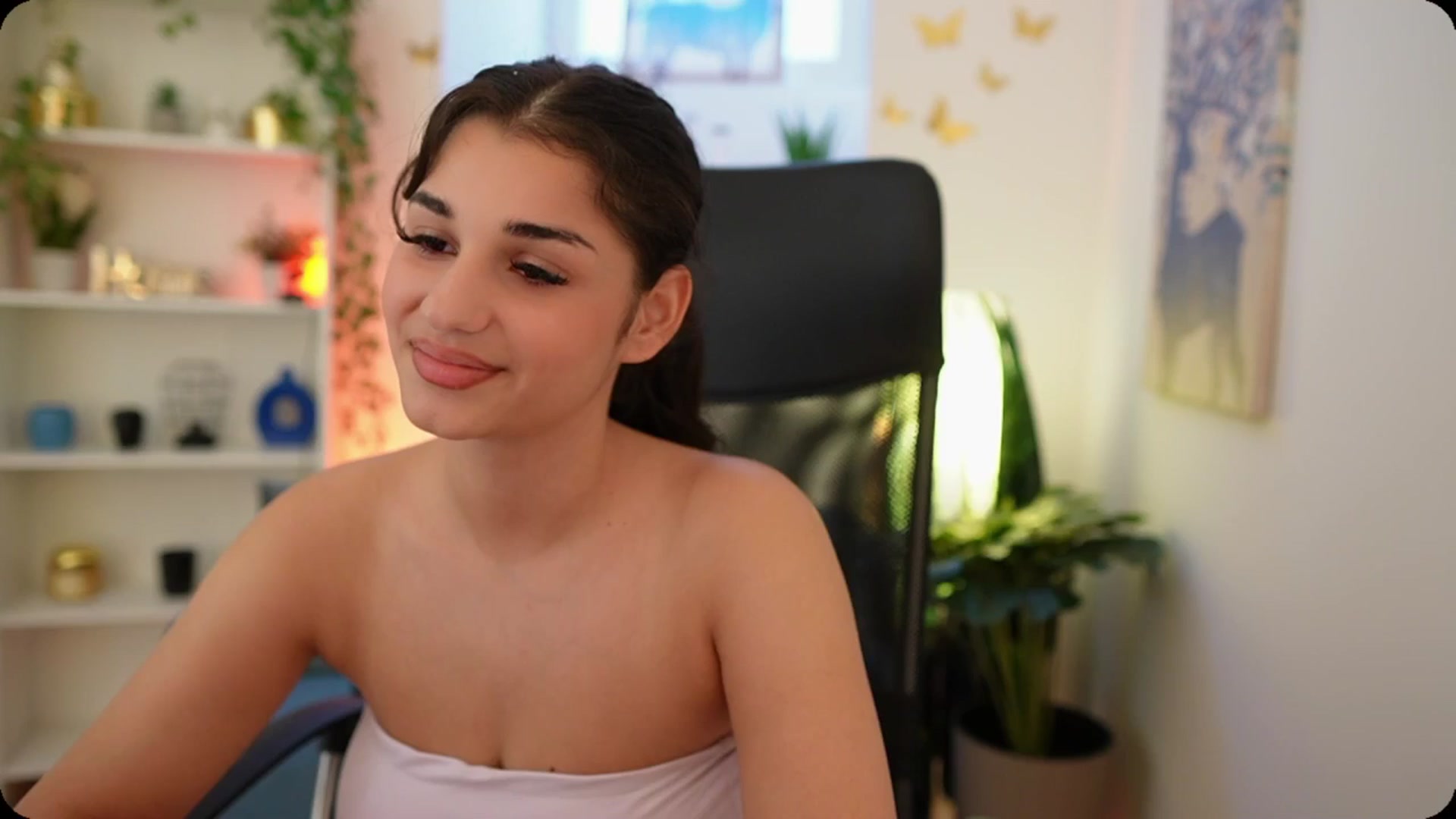 Gallery image thumbnail from Josie__Lynn's myfreecams stream on, 09/11/2025, 17:06 image 8 of 20