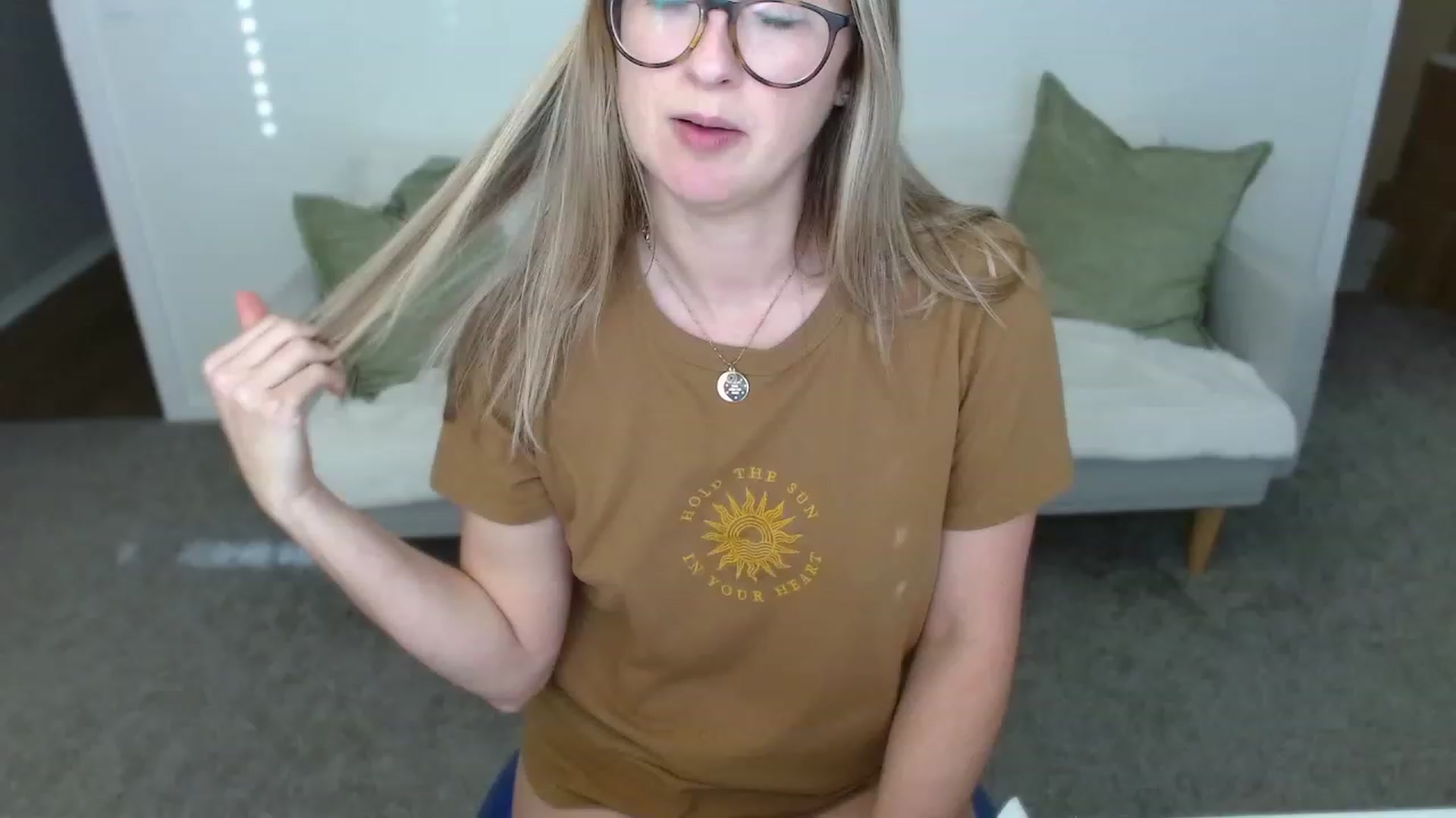 Gallery image thumbnail from JourneyJade's myfreecams stream on, 02/19/2024, 23:40 image 3 of 20