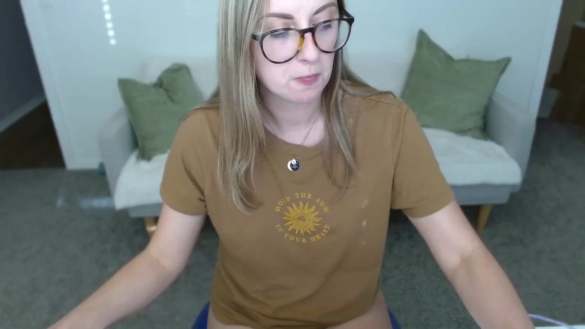 Gallery image thumbnail from JourneyJade's myfreecams stream on, 02/19/2024, 23:40 image 6 of 20
