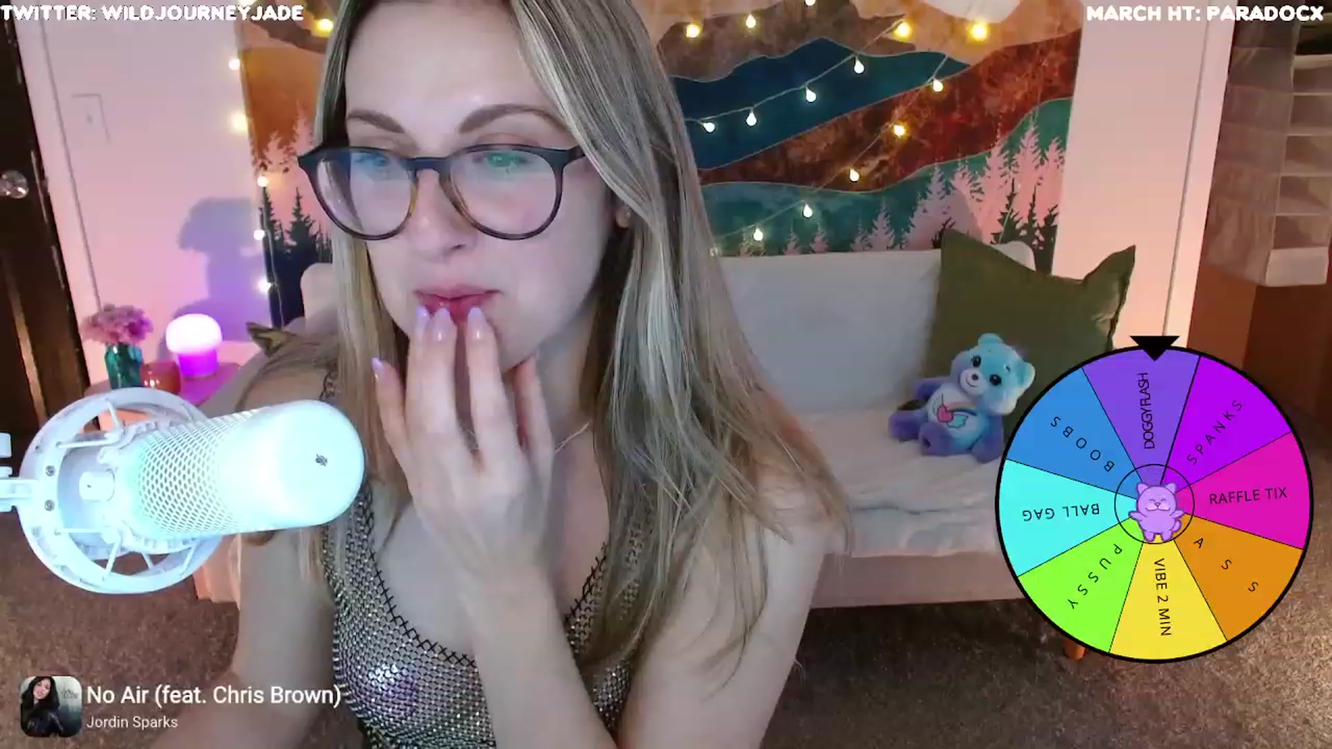 Gallery image thumbnail from JourneyJade's myfreecams stream on, 03/12/2024, 04:32 image 9 of 20