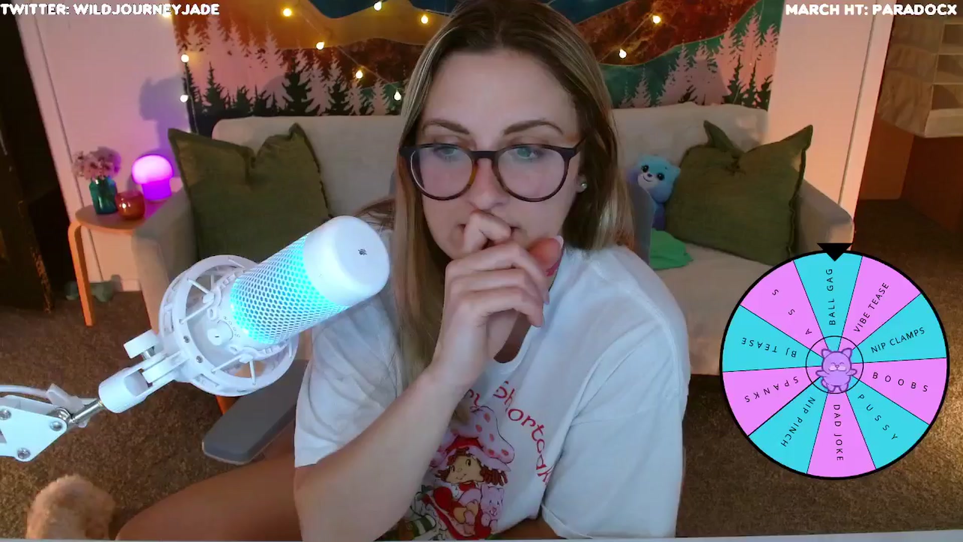 Gallery image thumbnail from JourneyJade's myfreecams stream on, 03/25/2024, 24:53 image 10 of 20