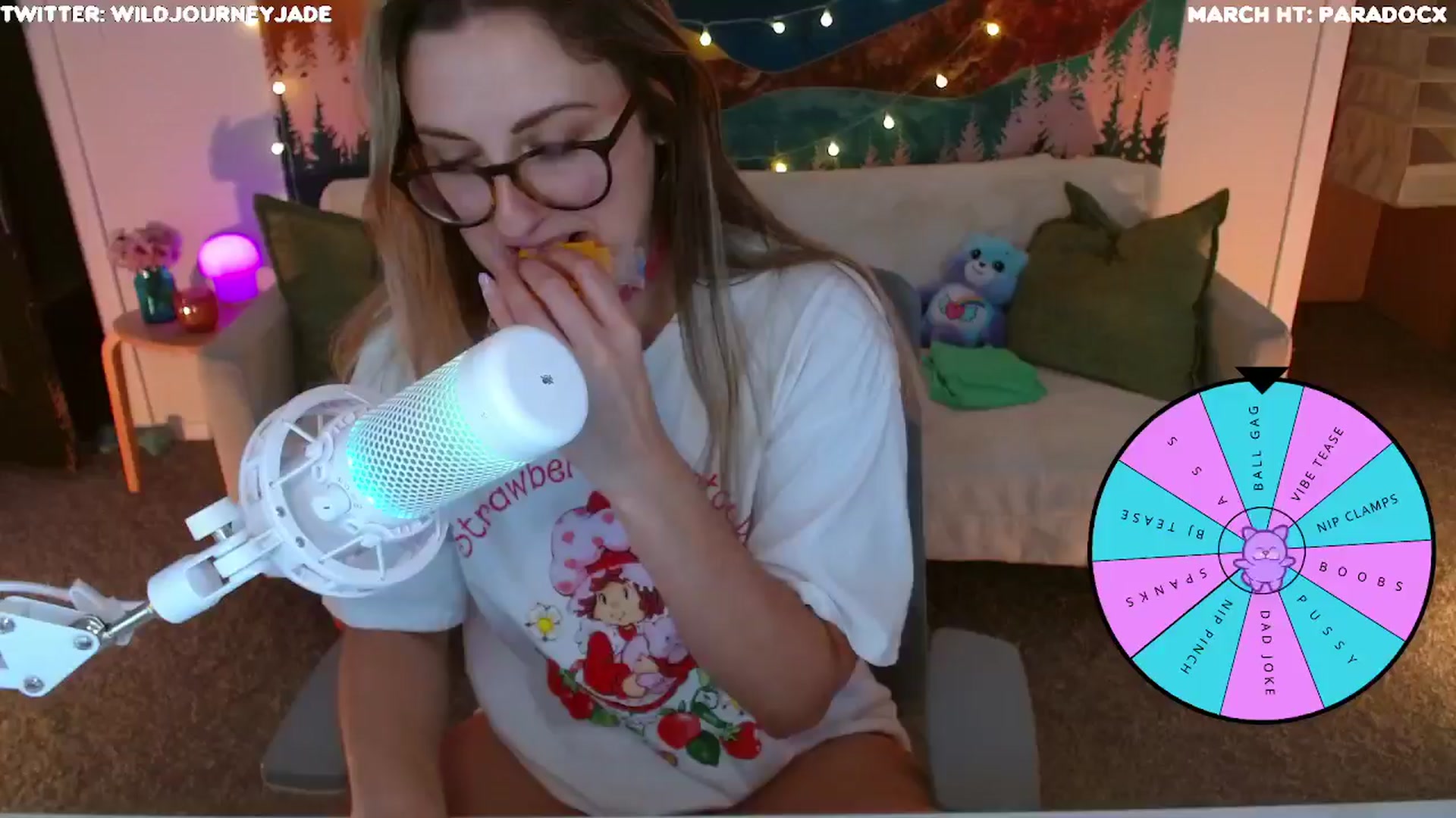 Gallery image thumbnail from JourneyJade's myfreecams stream on, 03/25/2024, 24:53 image 13 of 20