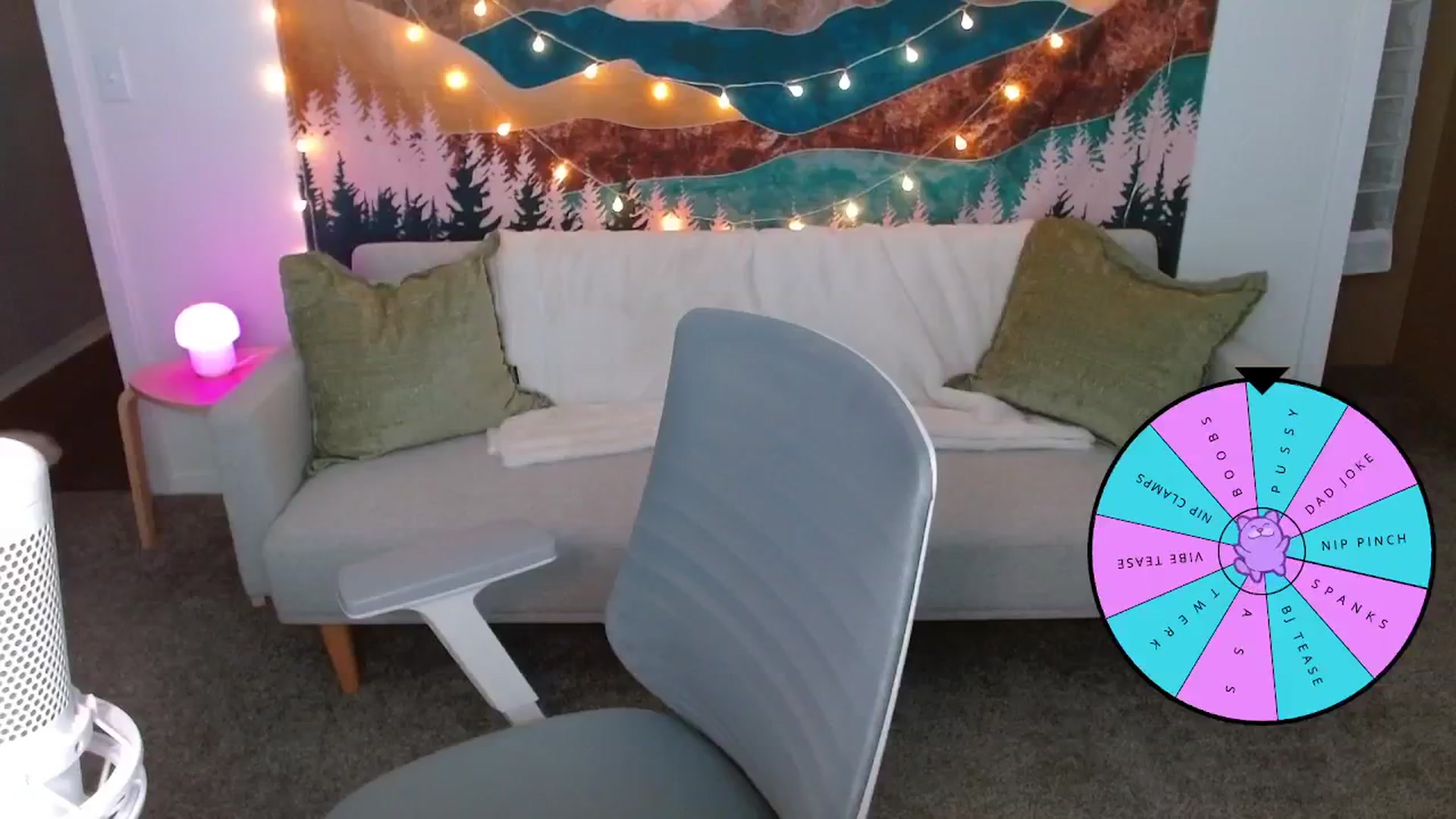 Gallery image thumbnail from JourneyJade's myfreecams stream on, 05/02/2024, 18:55 image 13 of 20