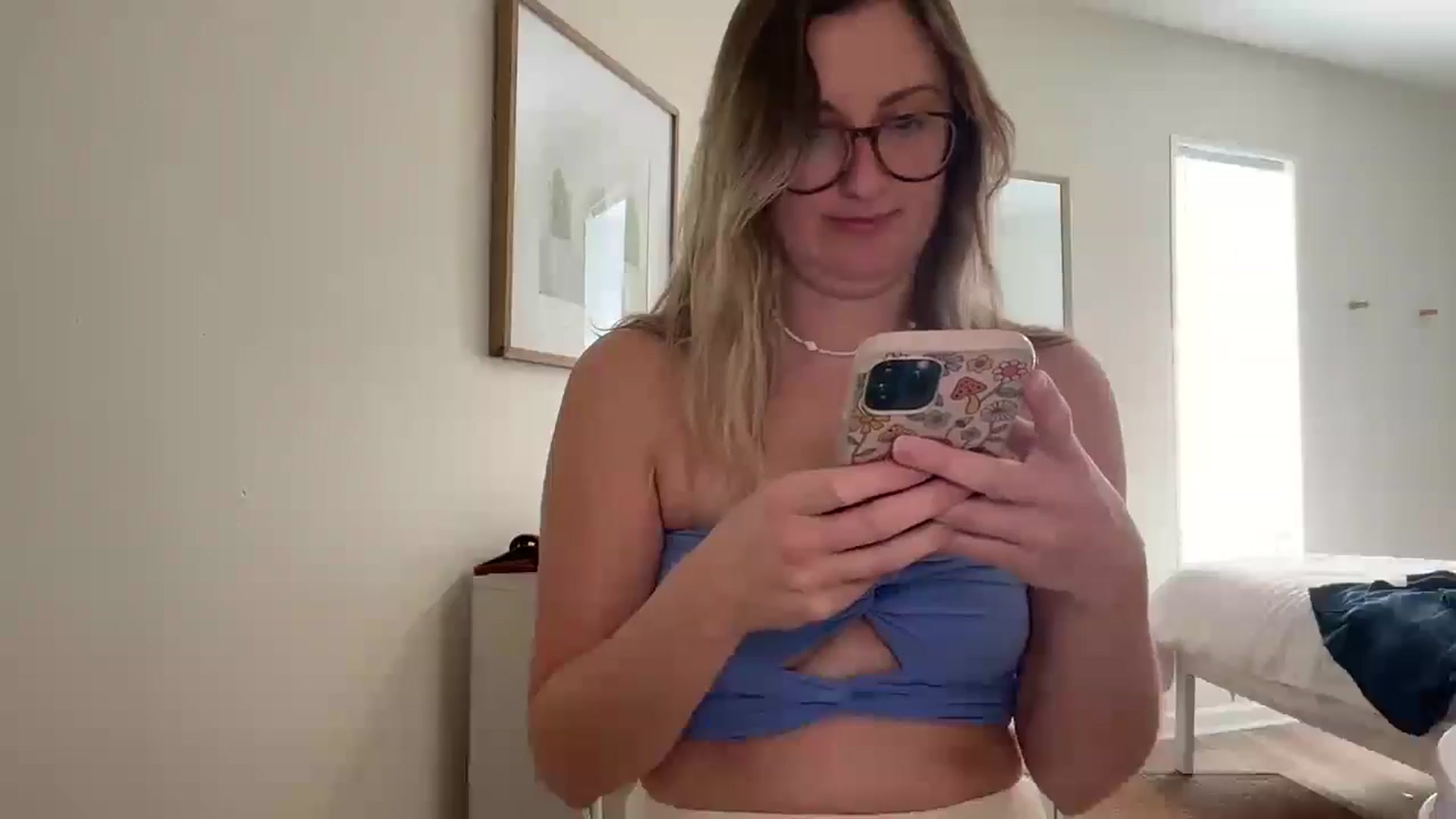 Gallery image thumbnail from JourneyJade's myfreecams stream on, 01/22/2025, 18:25 image 15 of 20