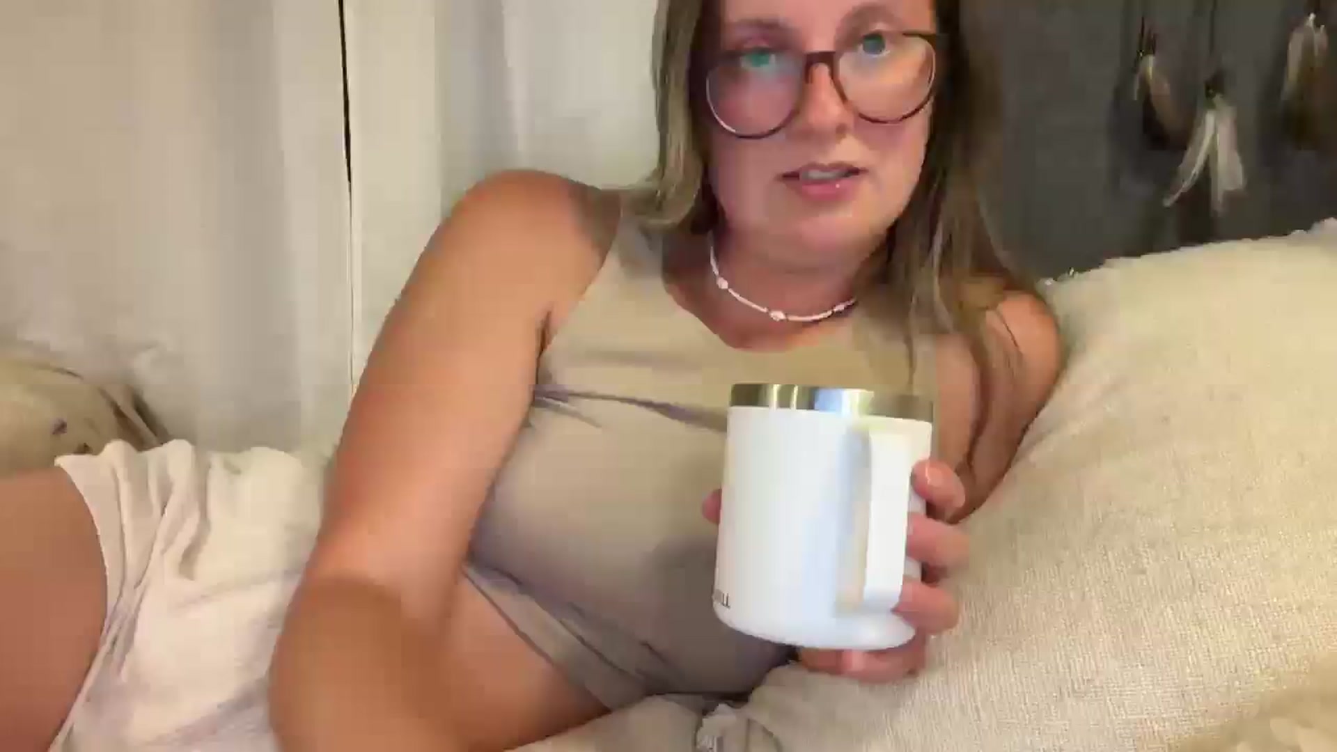 Gallery image thumbnail from JourneyJade's myfreecams stream on, 02/18/2025, 24:27 image 1 of 20