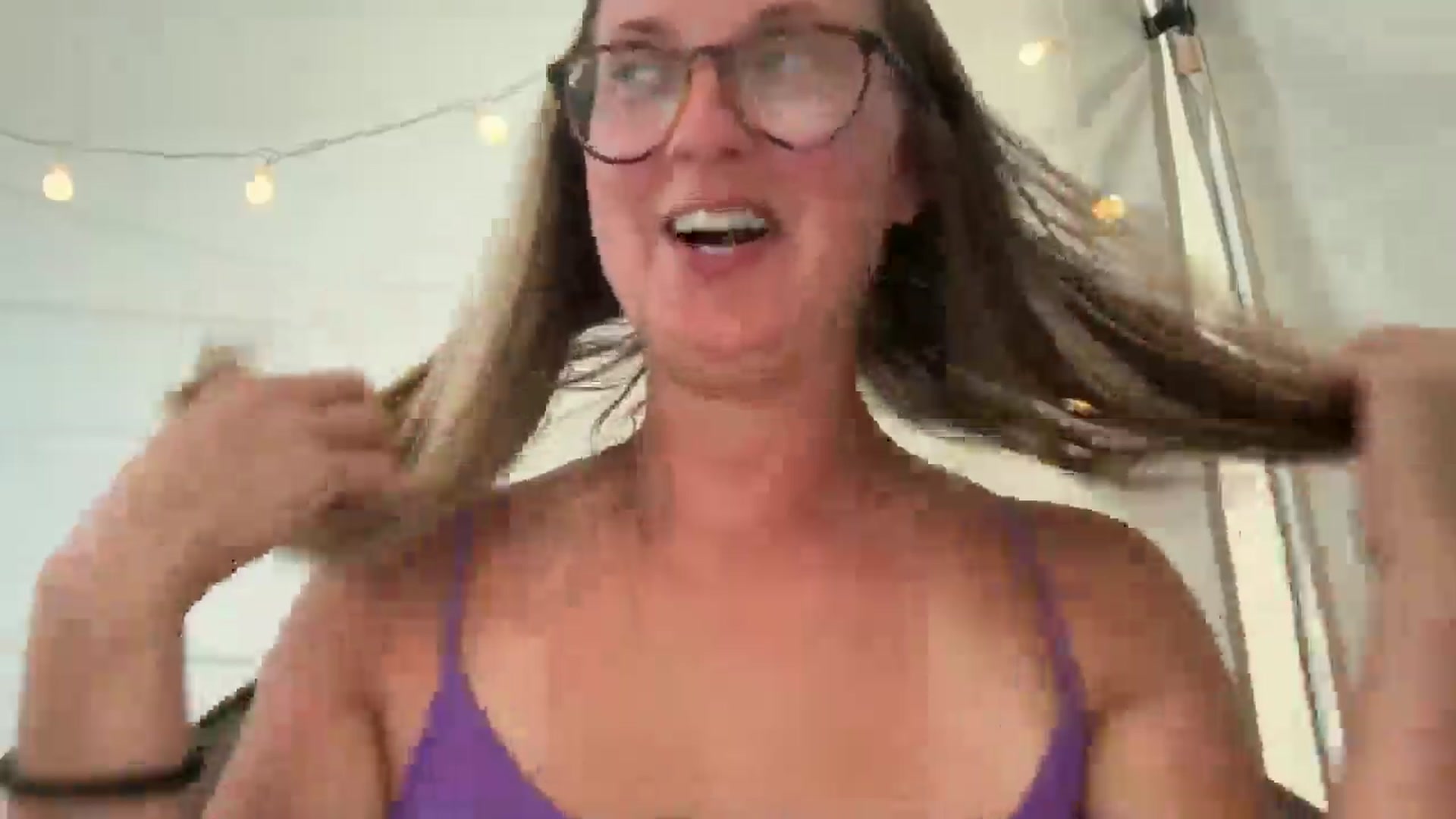 Gallery image thumbnail from JourneyJade's myfreecams stream on, 04/15/2025, 24:03 image 4 of 20
