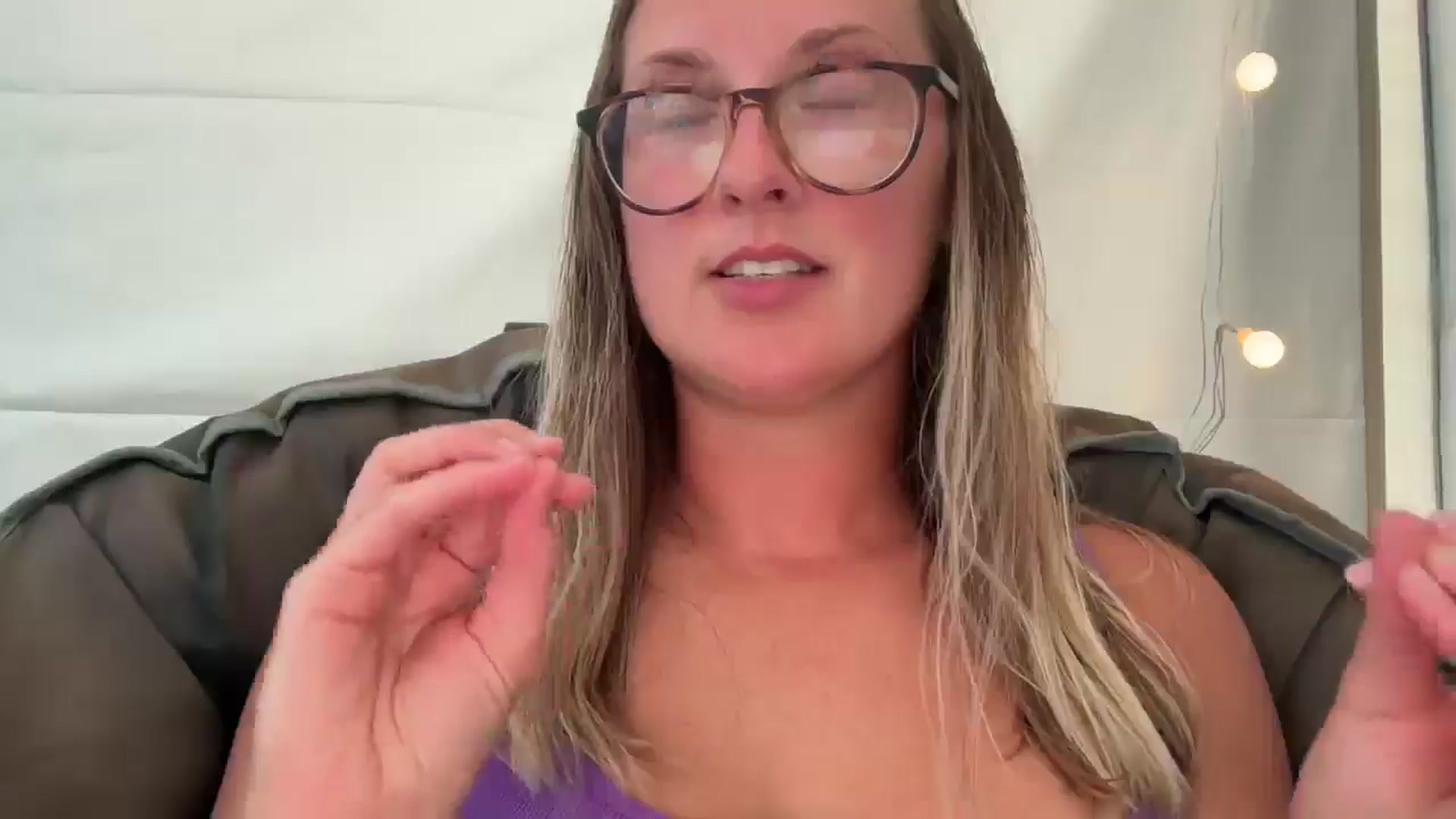 Gallery image thumbnail from JourneyJade's myfreecams stream on, 04/15/2025, 24:03 image 7 of 20