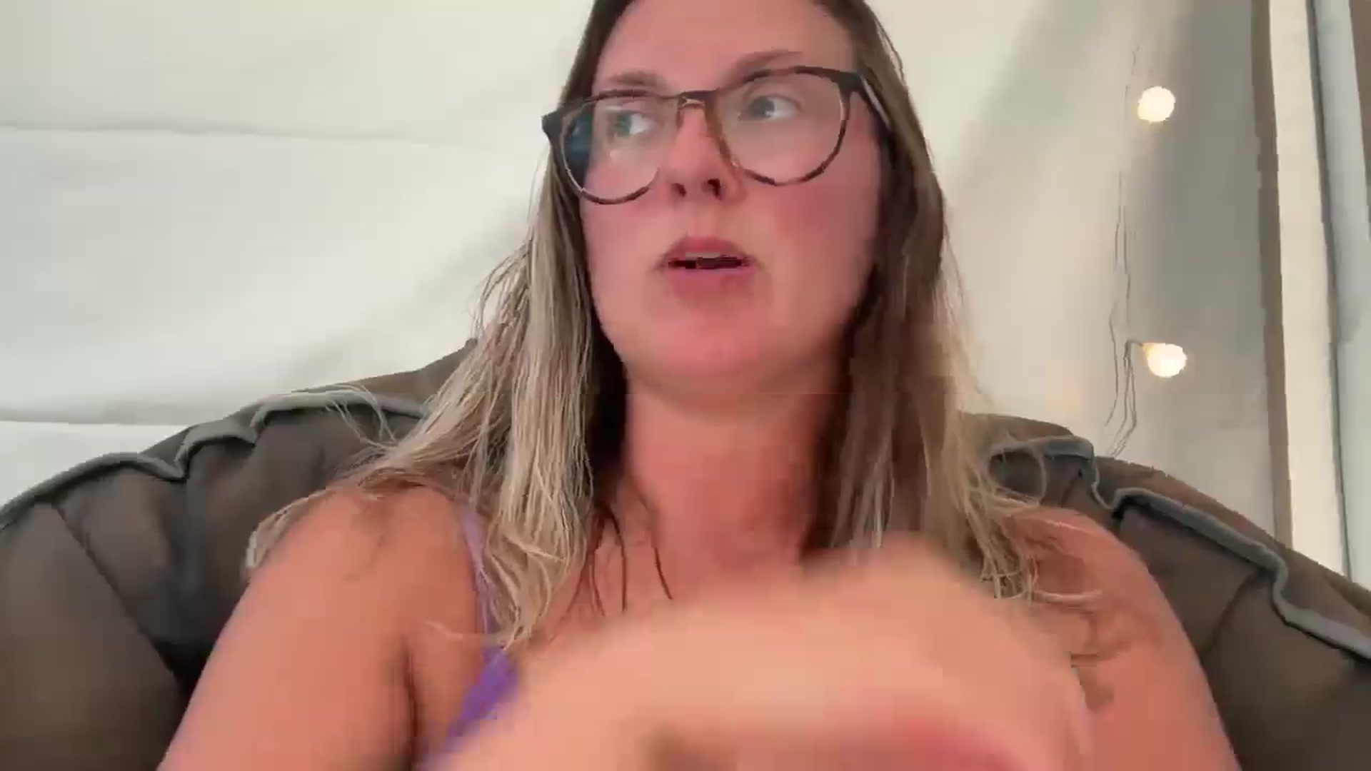 Gallery image thumbnail from JourneyJade's myfreecams stream on, 04/15/2025, 24:03 image 6 of 20