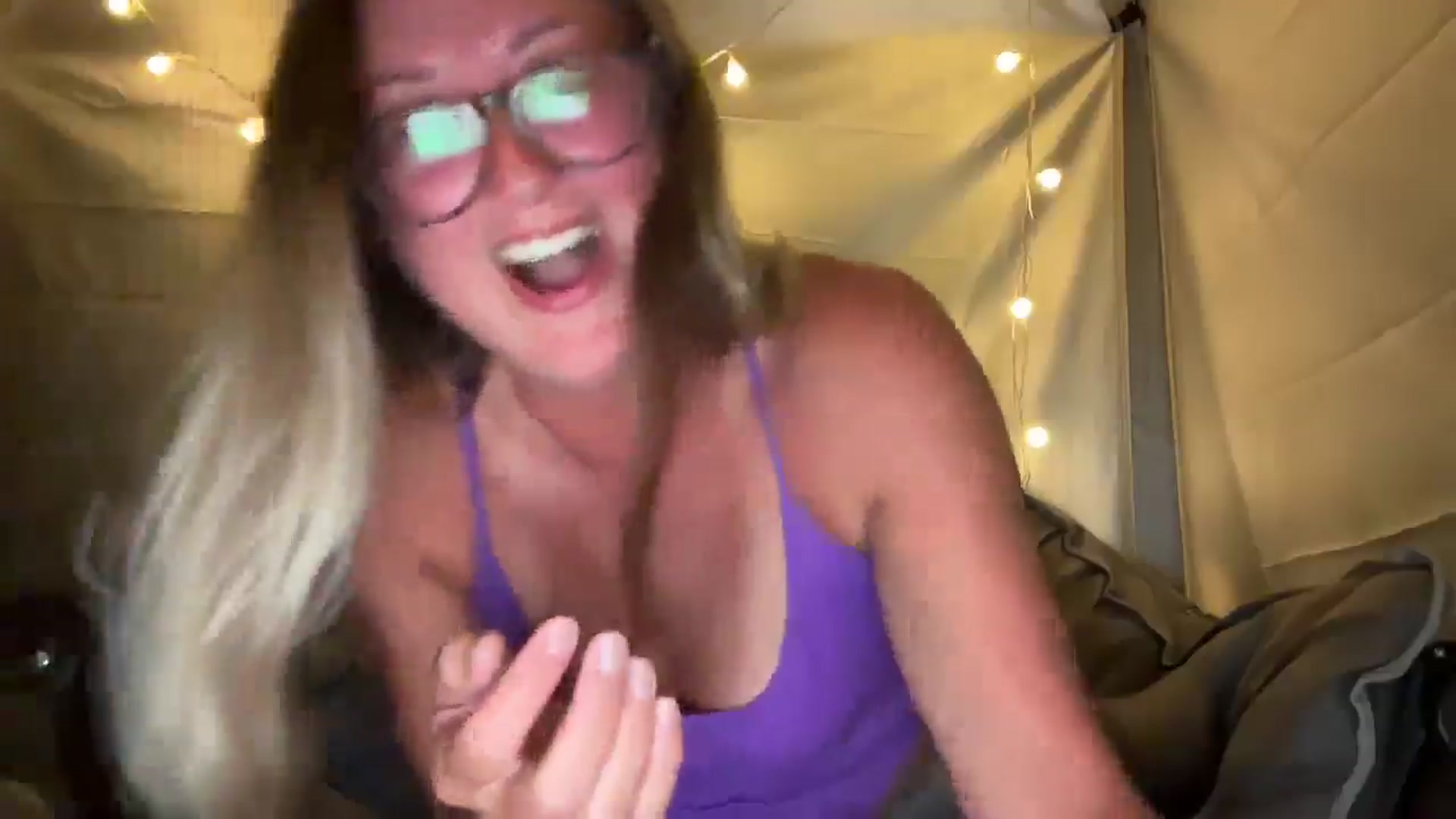 Gallery image thumbnail from JourneyJade's myfreecams stream on, 04/15/2025, 01:16 image 15 of 20