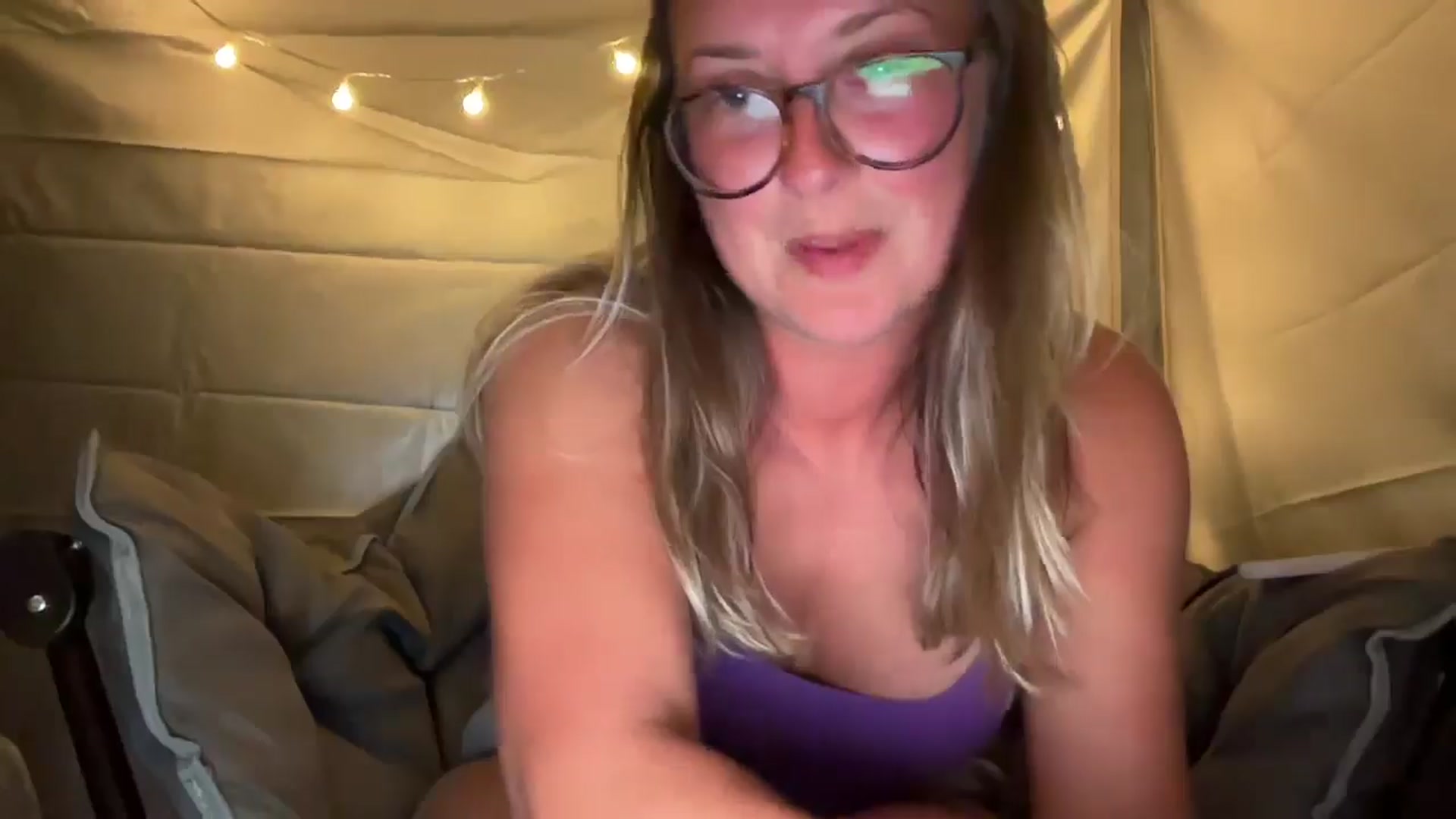 Gallery image thumbnail from JourneyJade's myfreecams stream on, 04/15/2025, 01:33 image 16 of 20