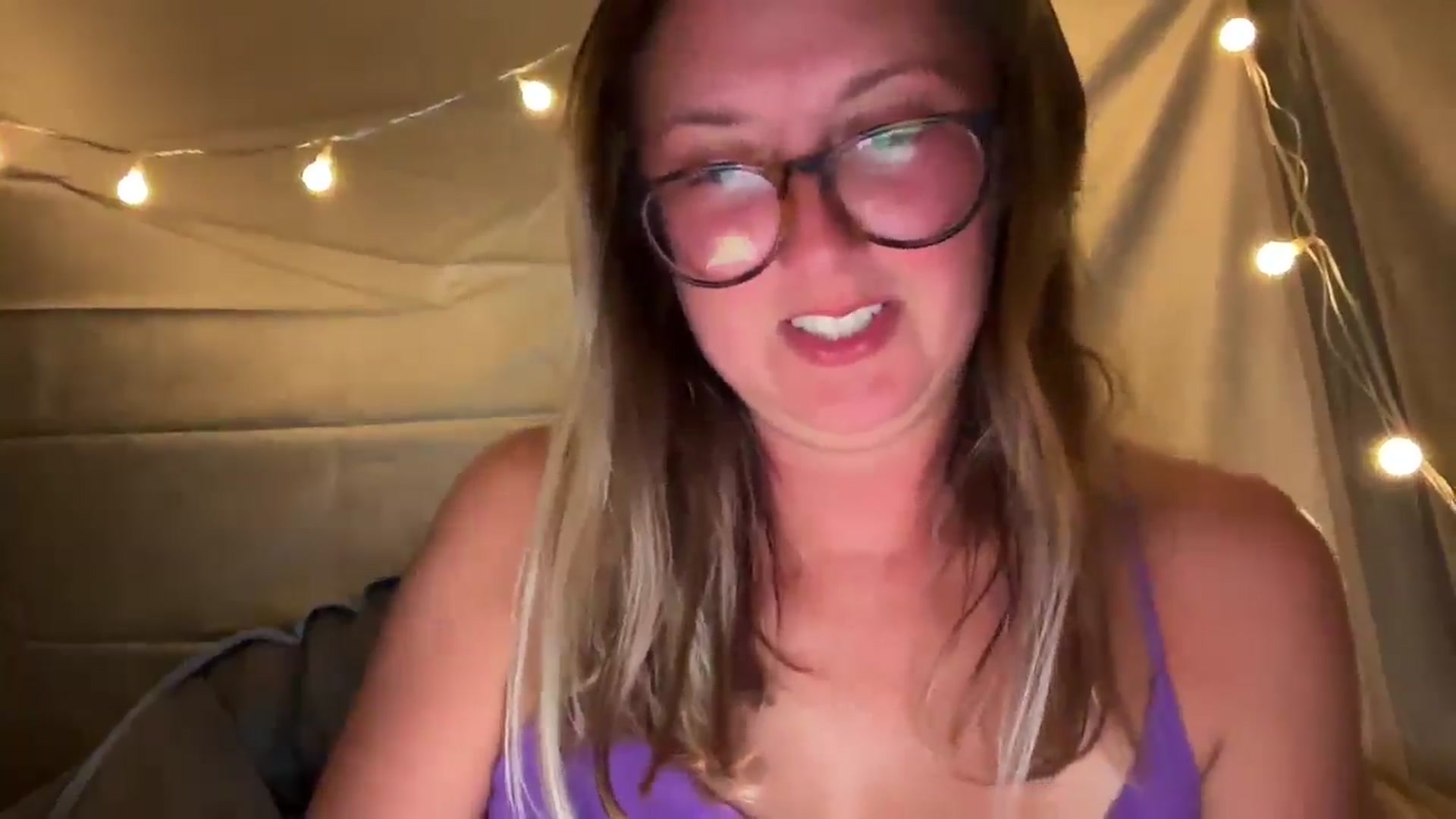 Gallery image thumbnail from JourneyJade's myfreecams stream on, 04/15/2025, 03:21 image 19 of 20
