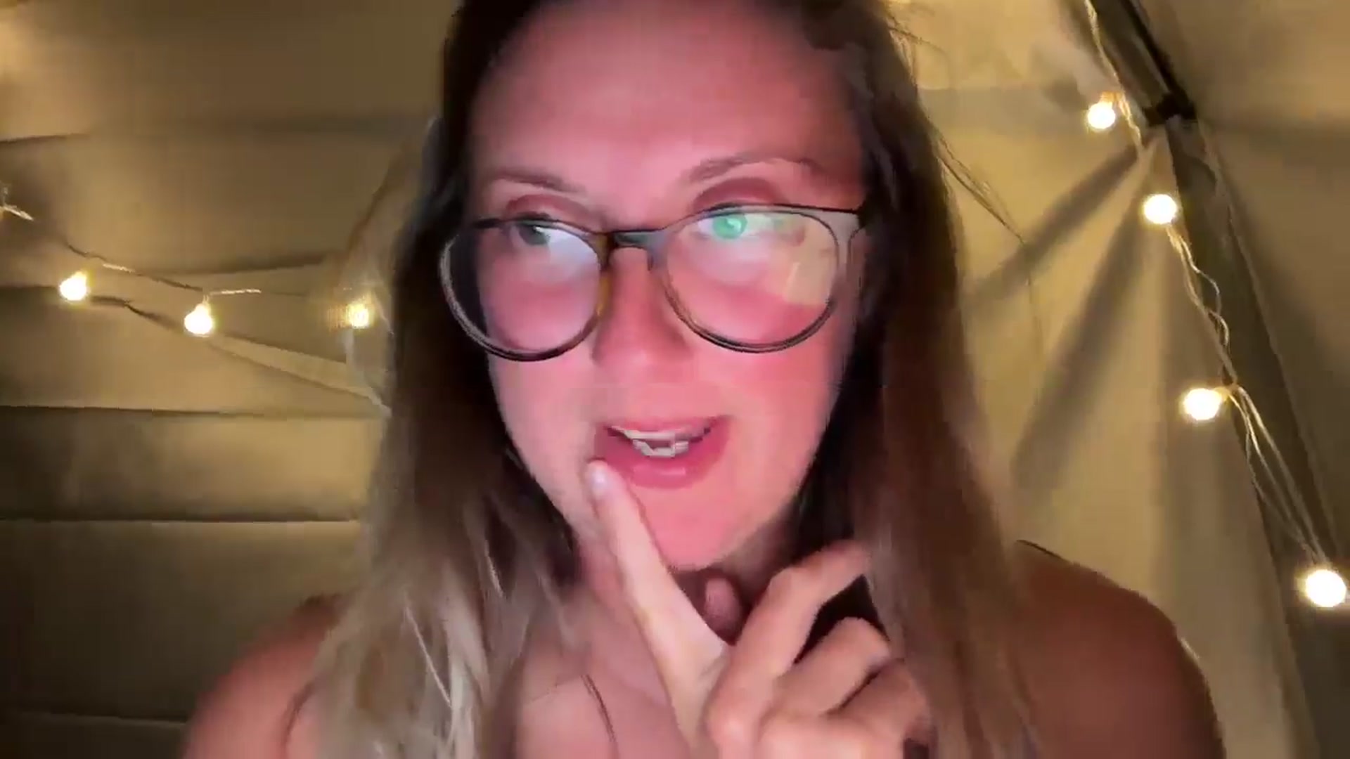 Gallery image thumbnail from JourneyJade's myfreecams stream on, 04/15/2025, 03:21 image 15 of 20