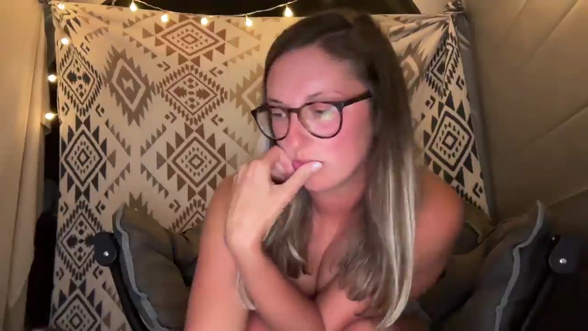 Gallery image thumbnail from JourneyJade's myfreecams stream on, 04/15/2025, 03:56 image 4 of 20