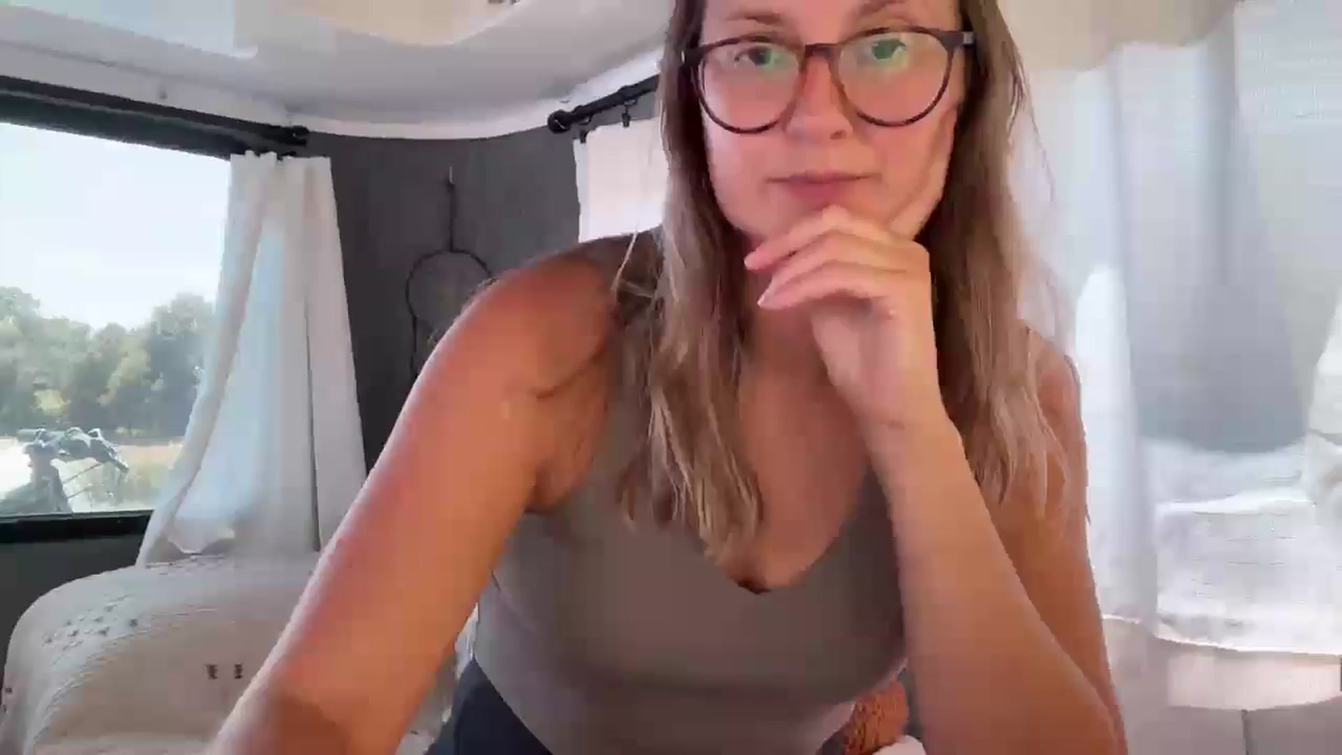 Gallery image thumbnail from JourneyJade's myfreecams stream on, 05/03/2025, 19:31 image 20 of 20