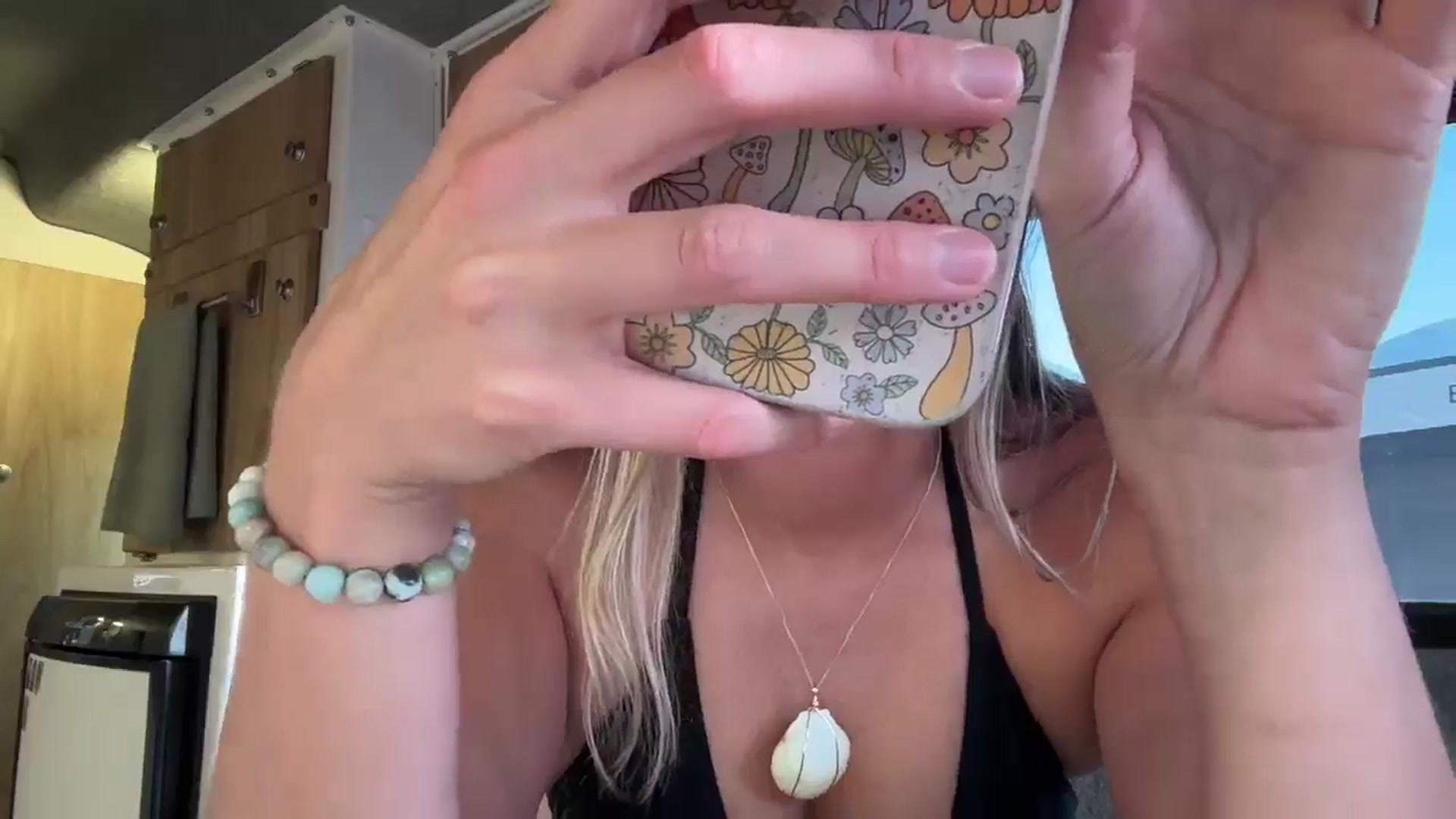 Gallery image thumbnail from JourneyJade's myfreecams stream on, 05/07/2025, 24:00 image 16 of 20