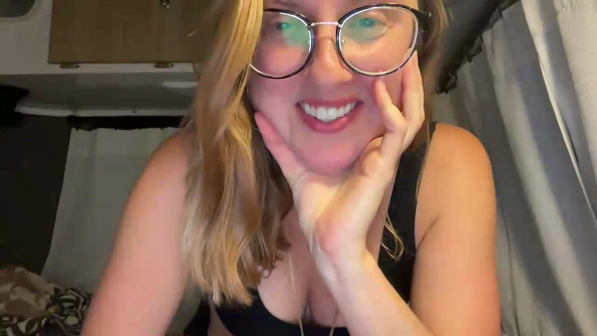 Gallery image thumbnail from JourneyJade's myfreecams stream on, 05/18/2026, 01:15 image 14 of 20