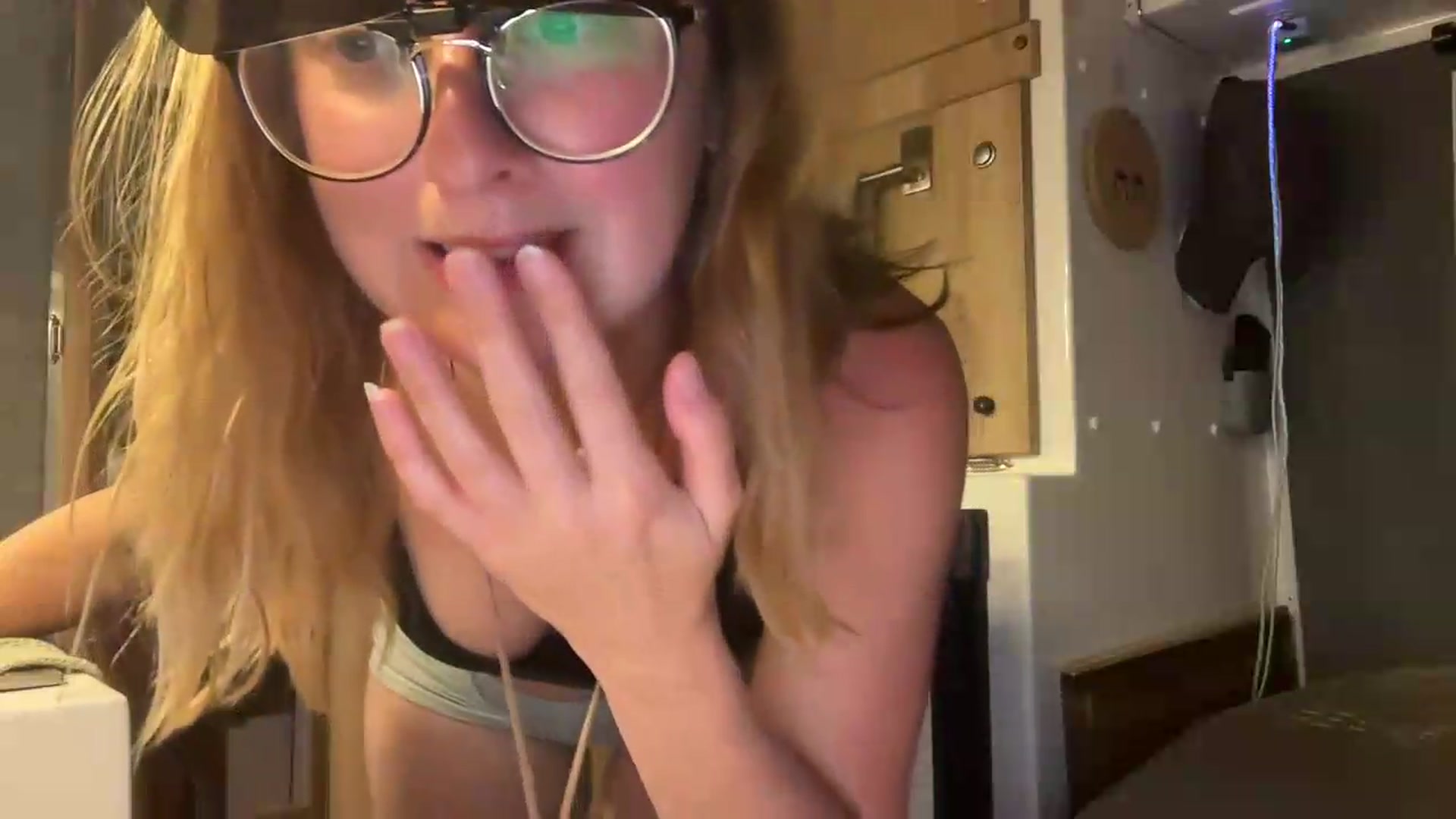 Gallery image thumbnail from JourneyJade's myfreecams stream on, 05/19/2026, 03:39 image 5 of 20