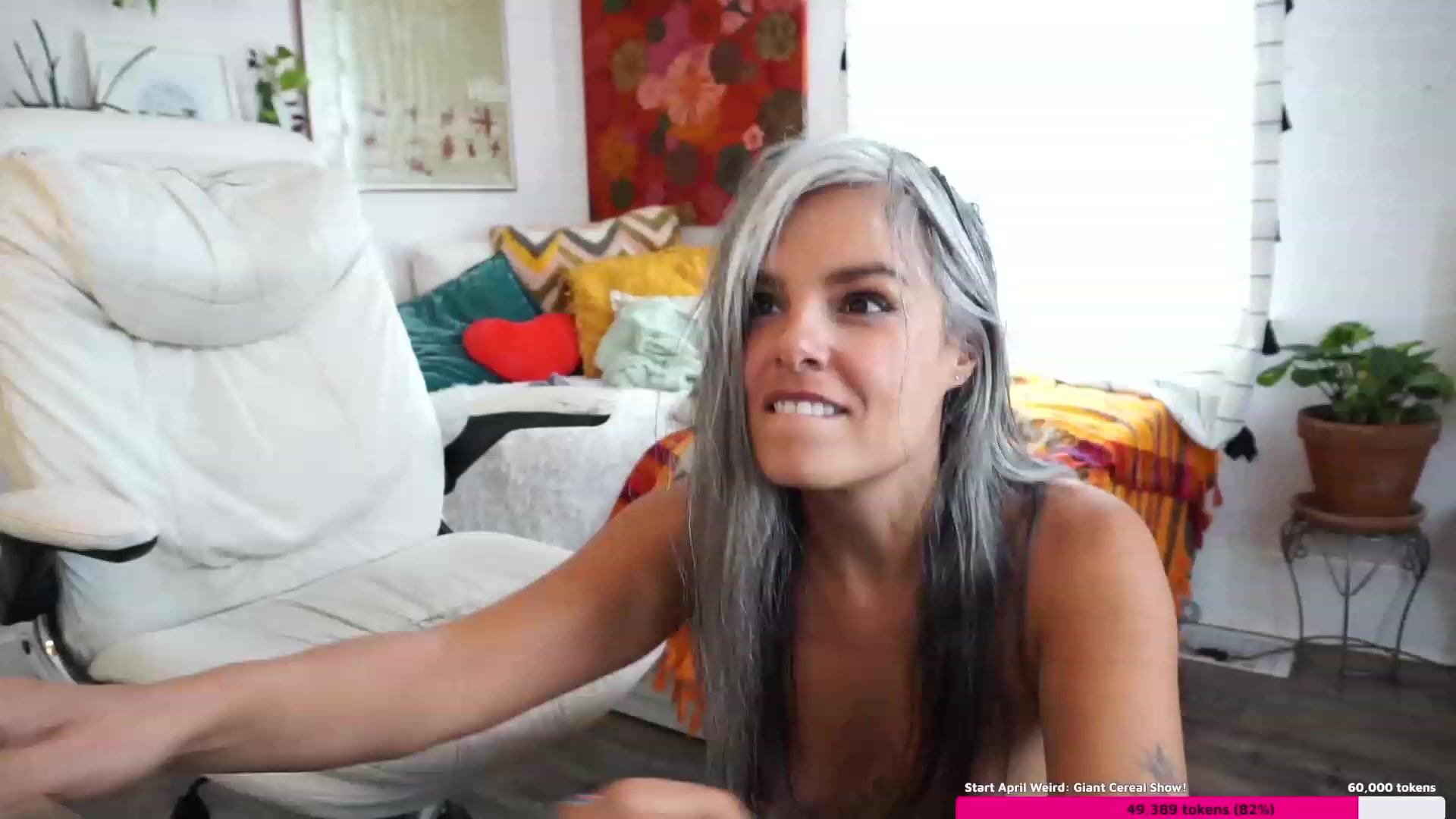 Gallery image thumbnail from Joves_Fool's myfreecams stream on, 03/31/2023, 20:27 image 13 of 20
