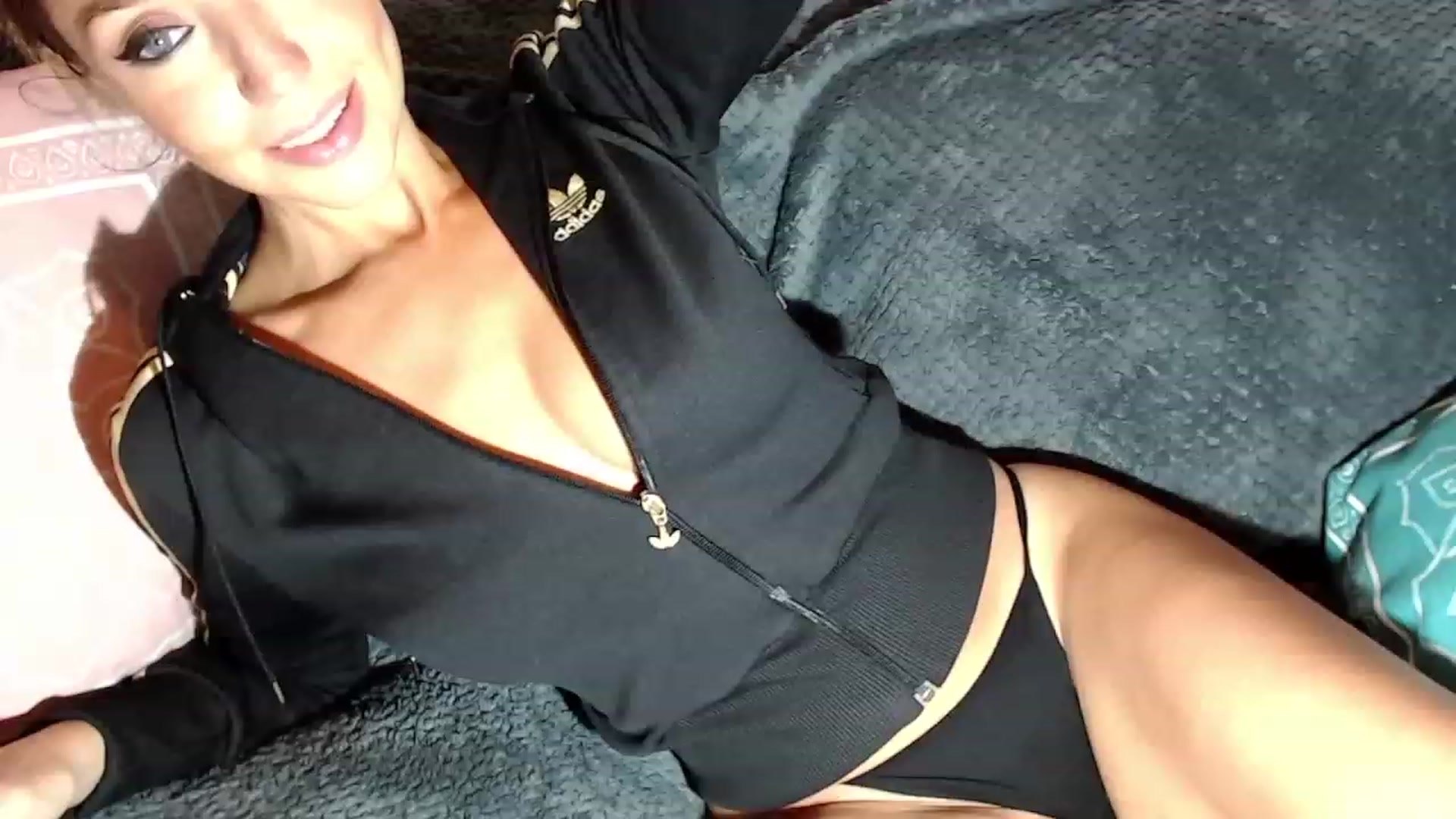 Gallery image thumbnail from Joyeuse1's myfreecams stream on, 10/16/2023, 22:29 image 7 of 20