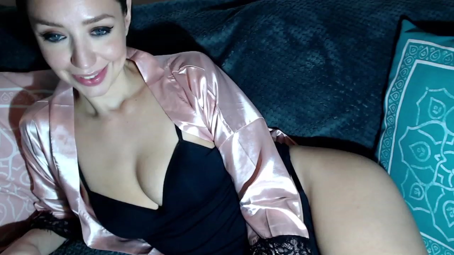 Gallery image thumbnail from Joyeuse1's myfreecams stream on, 02/01/2024, 23:19 image 18 of 20