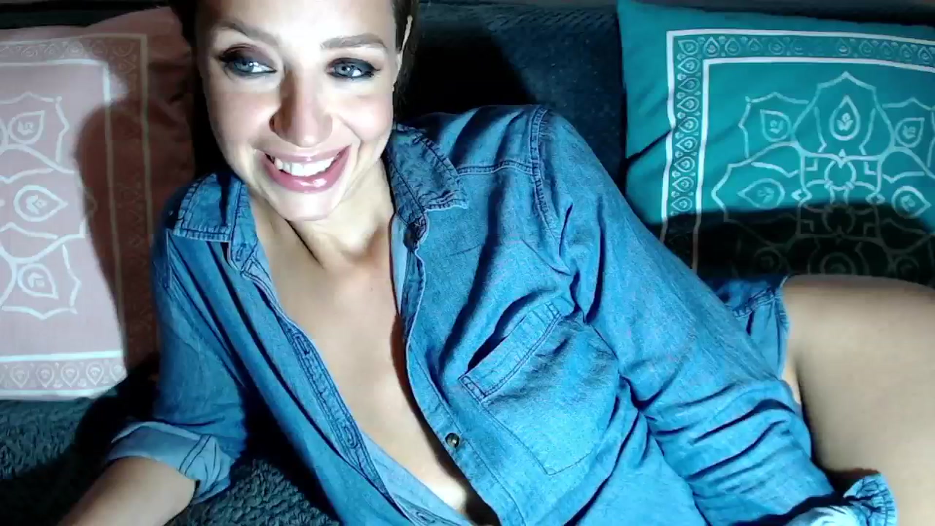 Gallery image thumbnail from Joyeuse1's myfreecams stream on, 10/28/2024, 23:14 image 6 of 20