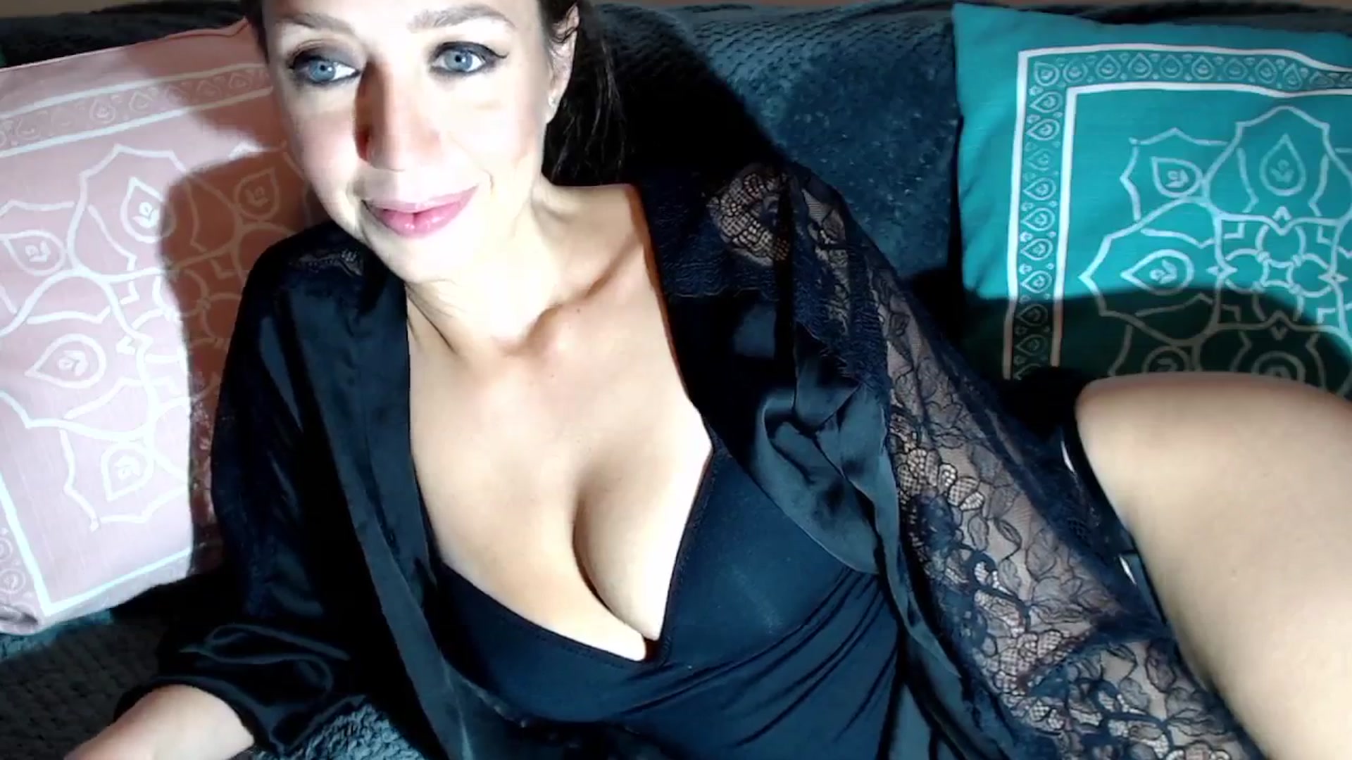 Gallery image thumbnail from Joyeuse1's myfreecams stream on, 11/14/2024, 23:31 image 18 of 20