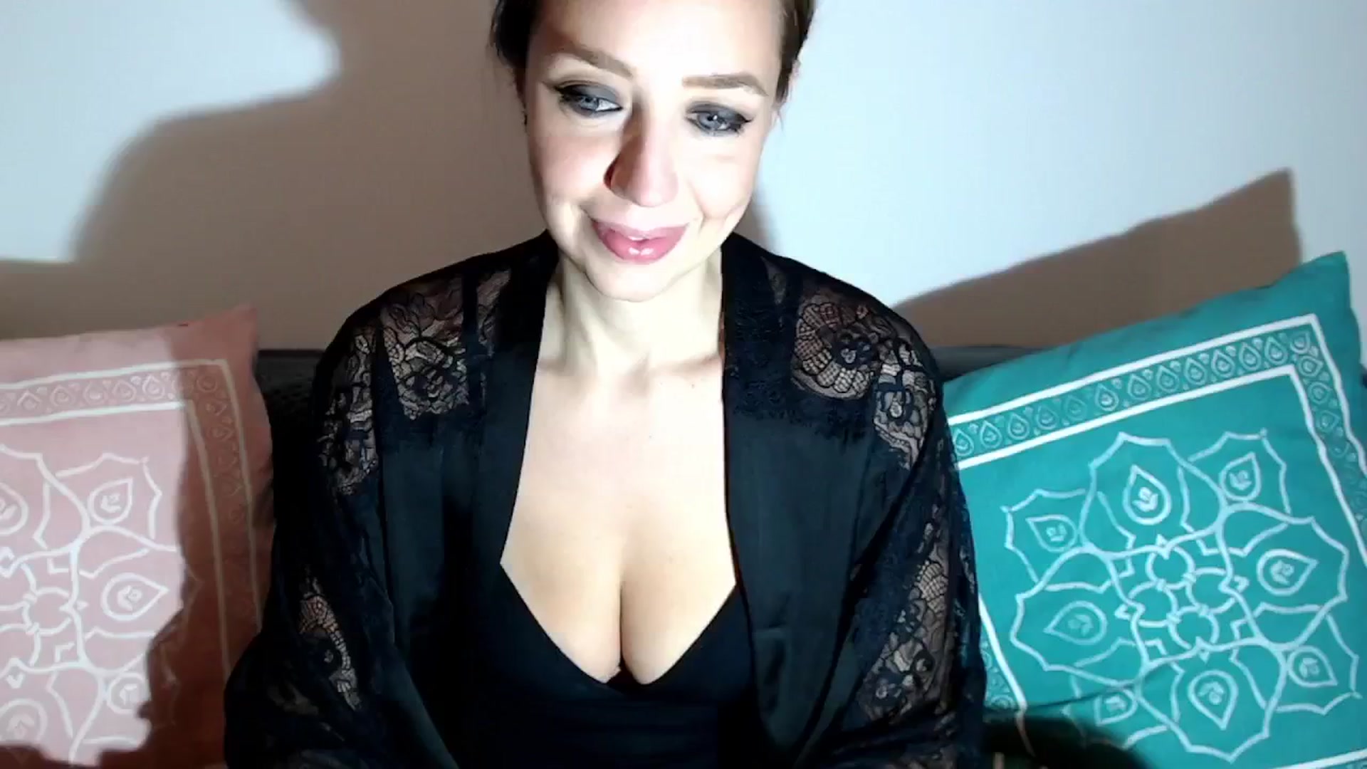 Gallery image thumbnail from Joyeuse1's myfreecams stream on, 12/10/2024, 23:19 image 6 of 20