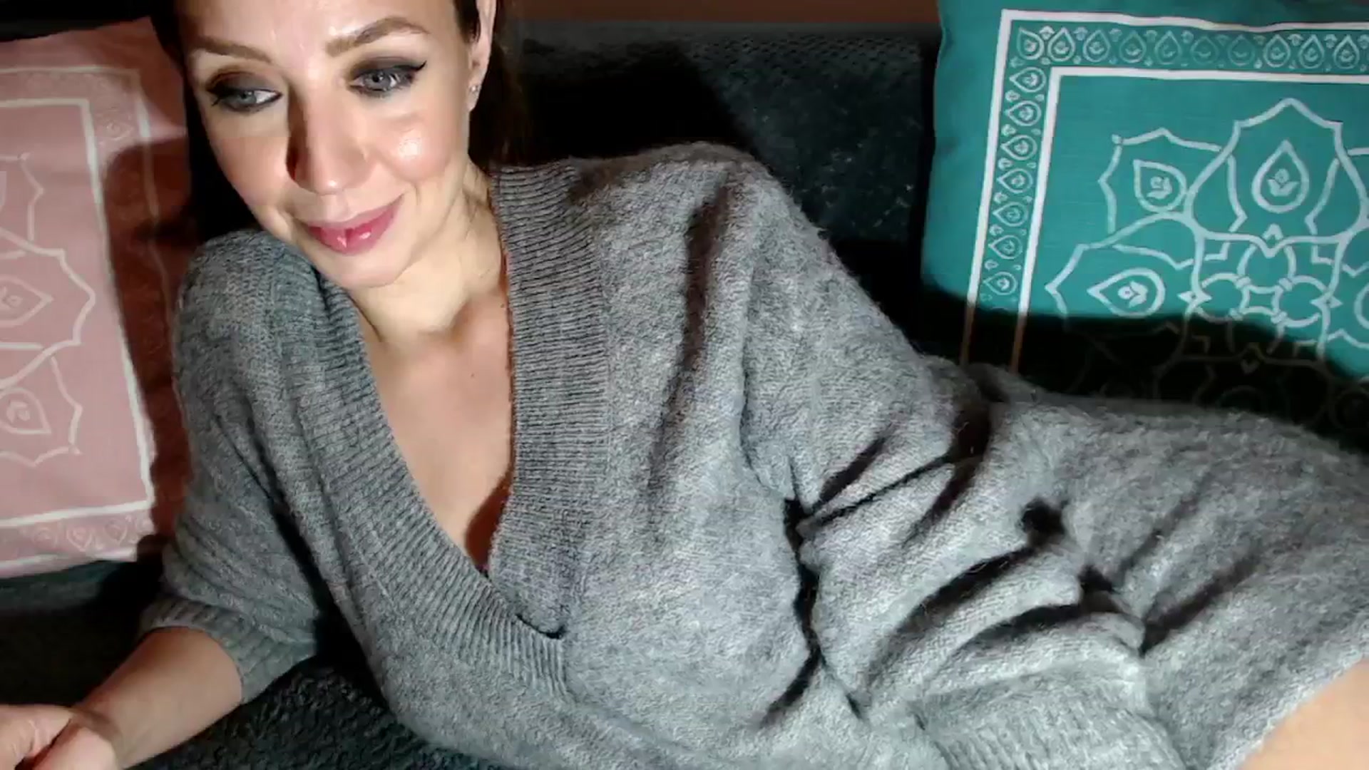 Gallery image thumbnail from Joyeuse1's myfreecams stream on, 01/02/2025, 23:35 image 12 of 20
