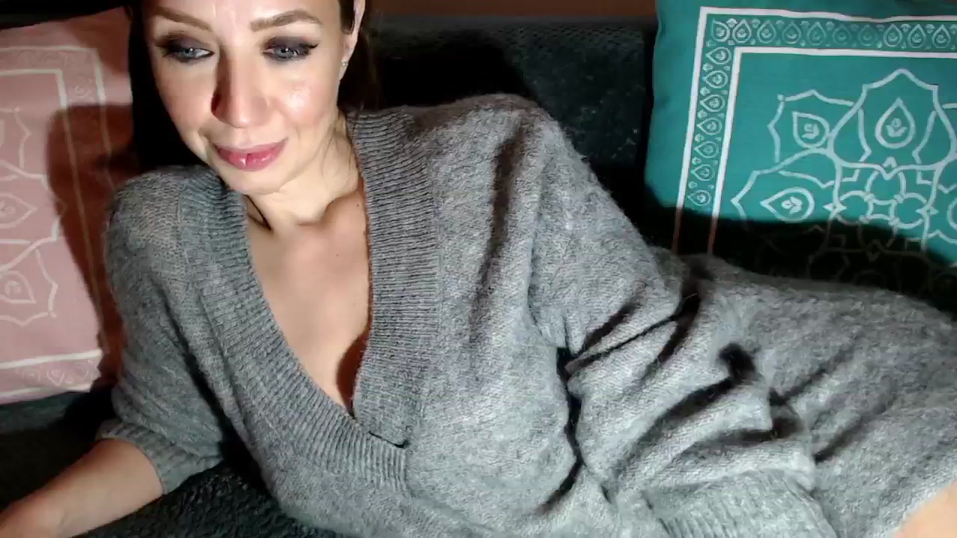 Gallery image thumbnail from Joyeuse1's myfreecams stream on, 01/02/2025, 23:35 image 3 of 20