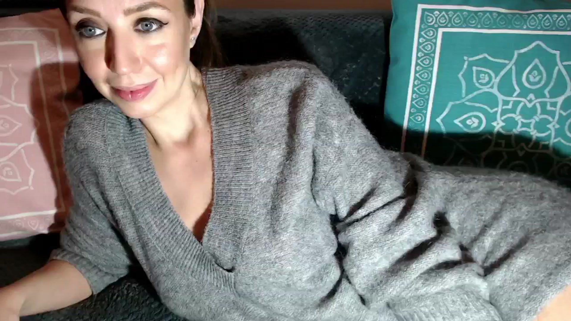 Gallery image thumbnail from Joyeuse1's myfreecams stream on, 01/02/2025, 23:35 image 19 of 20