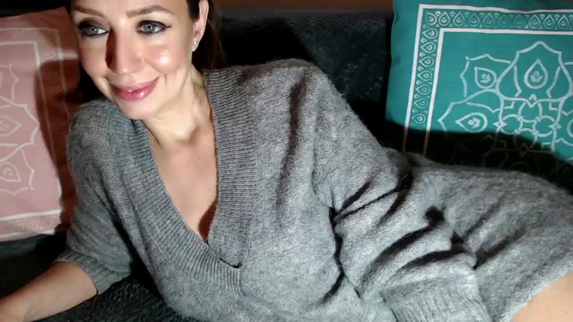 Gallery image thumbnail from Joyeuse1's myfreecams stream on, 01/02/2025, 23:35 image 10 of 20