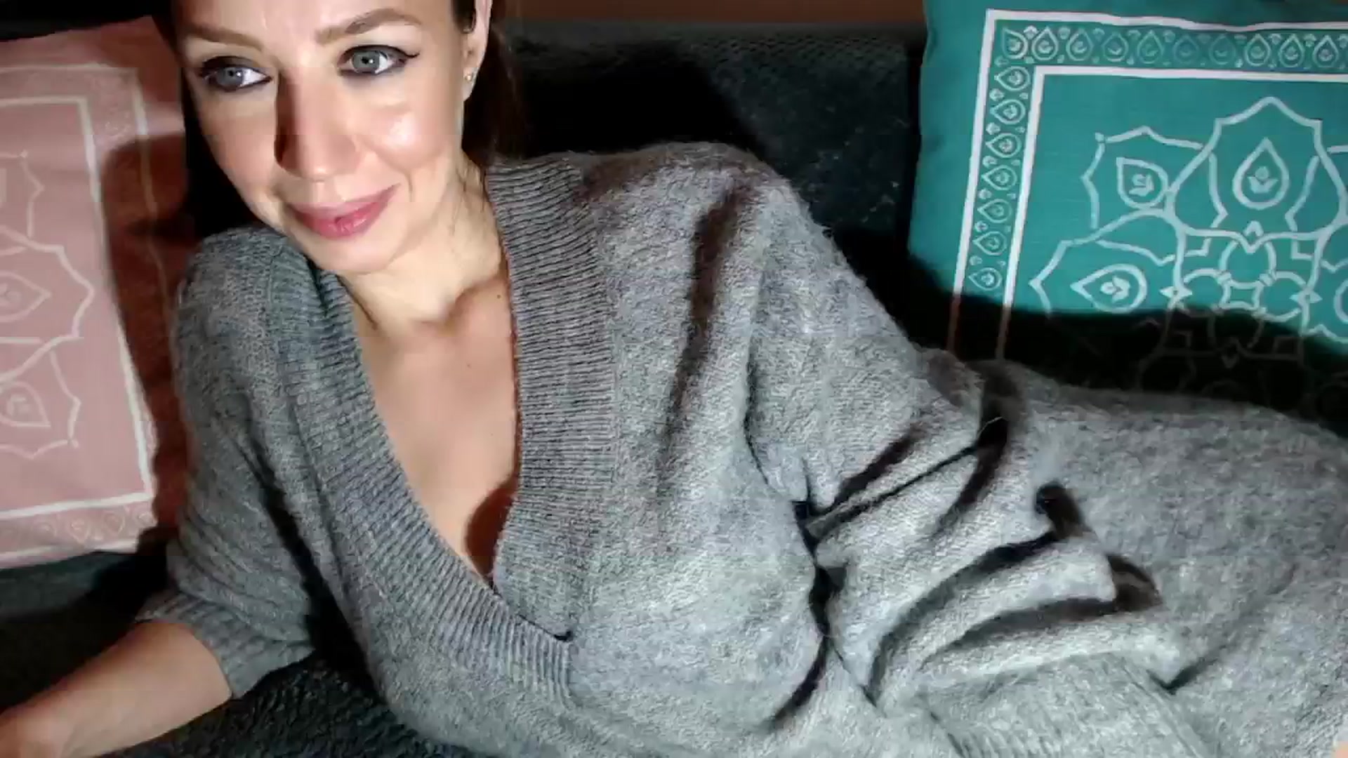 Gallery image thumbnail from Joyeuse1's myfreecams stream on, 01/02/2025, 23:35 image 1 of 20