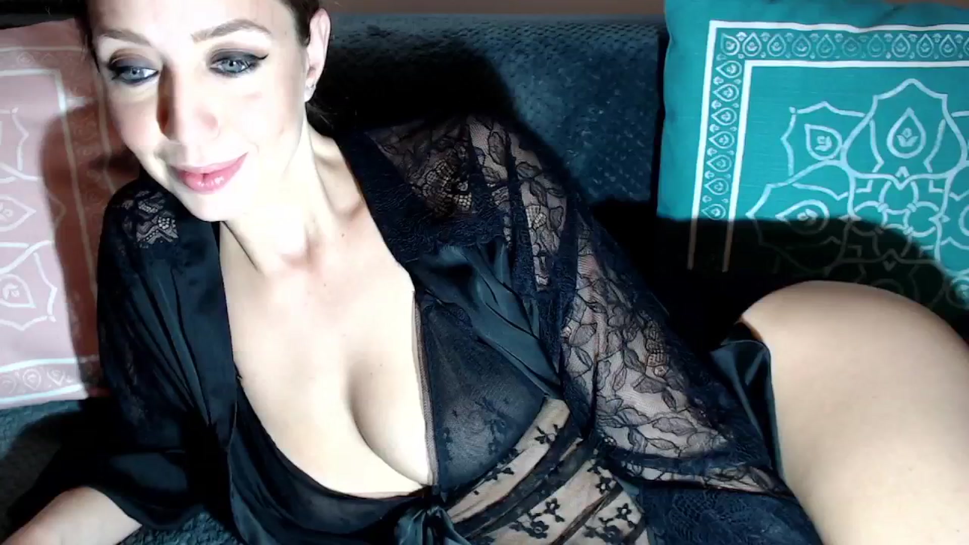 Gallery image thumbnail from Joyeuse1's myfreecams stream on, 01/03/2025, 23:22 image 3 of 20