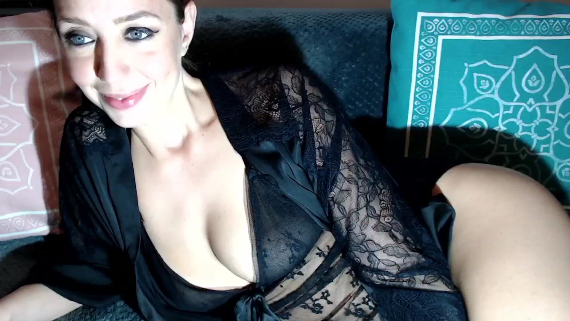 Gallery image thumbnail from Joyeuse1's myfreecams stream on, 01/03/2025, 23:22 image 4 of 20