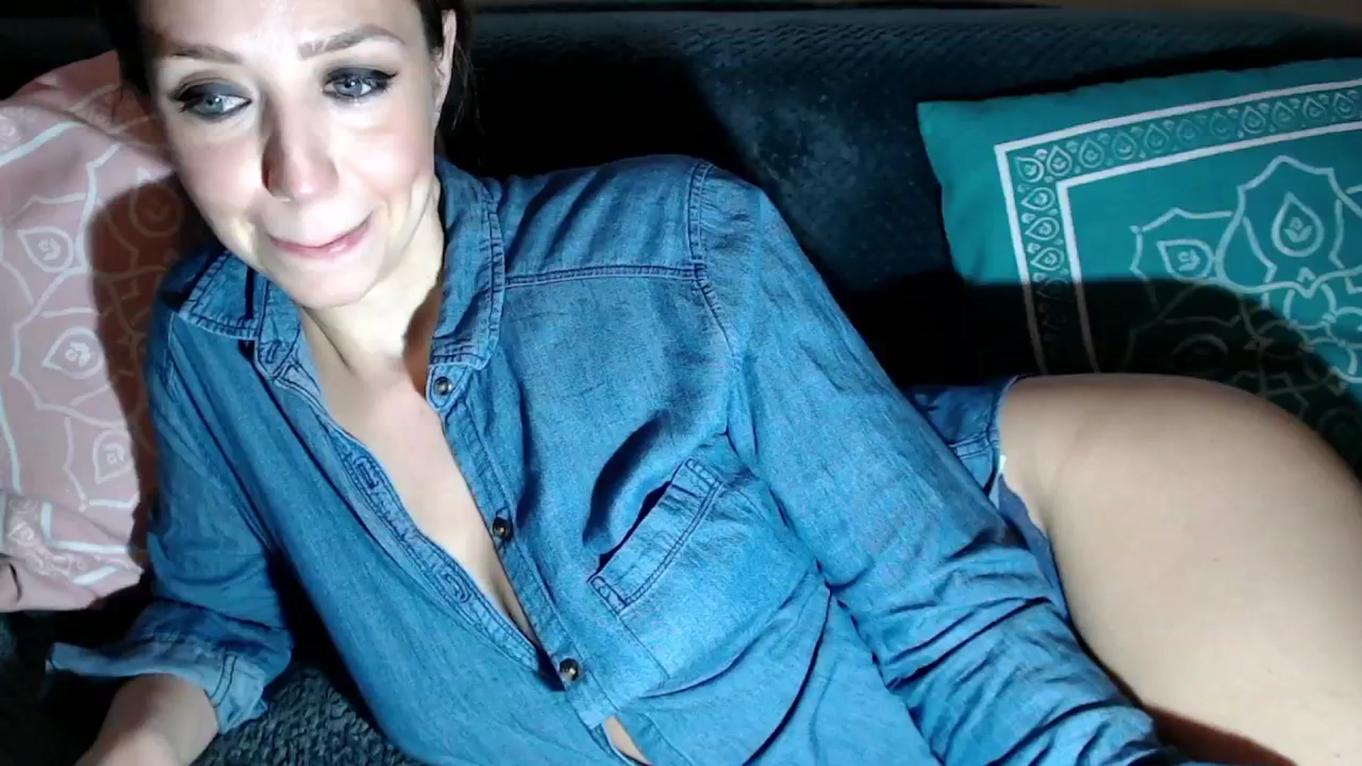 Gallery image thumbnail from Joyeuse1's myfreecams stream on, 01/27/2025, 23:16 image 3 of 20