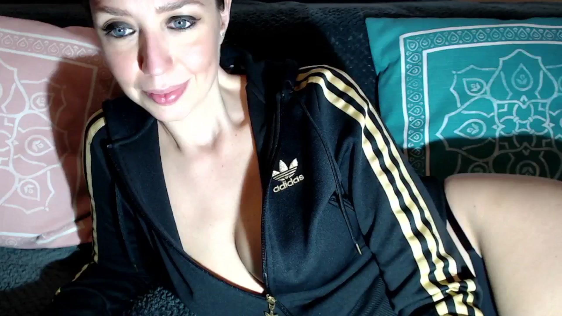 Gallery image thumbnail from Joyeuse1's myfreecams stream on, 03/22/2025, 23:21 image 4 of 20