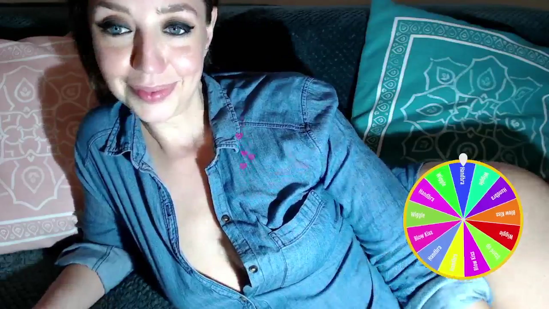 Gallery image thumbnail from Joyeuse1's myfreecams stream on, 04/15/2025, 22:22 image 7 of 20