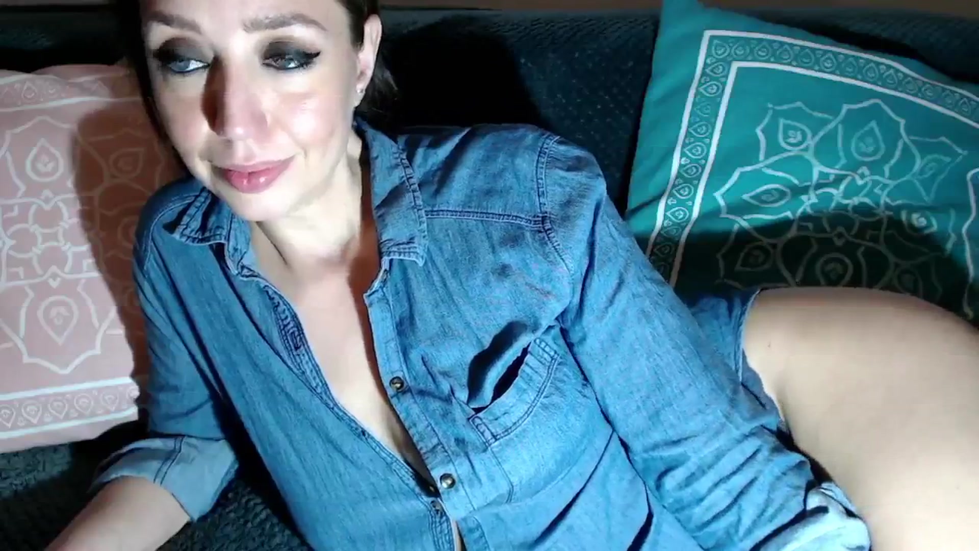 Gallery image thumbnail from Joyeuse1's myfreecams stream on, 04/15/2025, 22:22 image 3 of 20
