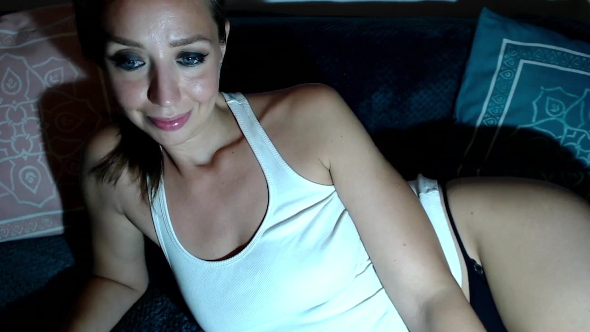 Gallery image thumbnail from Joyeuse1's myfreecams stream on, 07/03/2025, 22:11 image 17 of 20