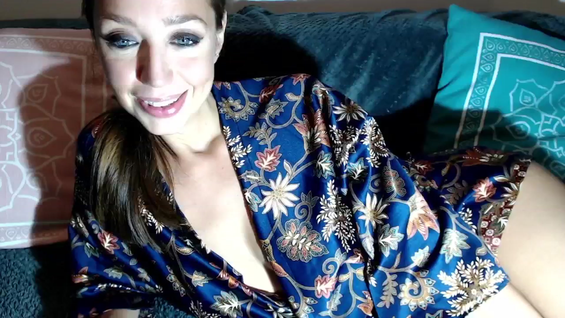 Gallery image thumbnail from Joyeuse1's myfreecams stream on, 10/17/2025, 22:13 image 7 of 20