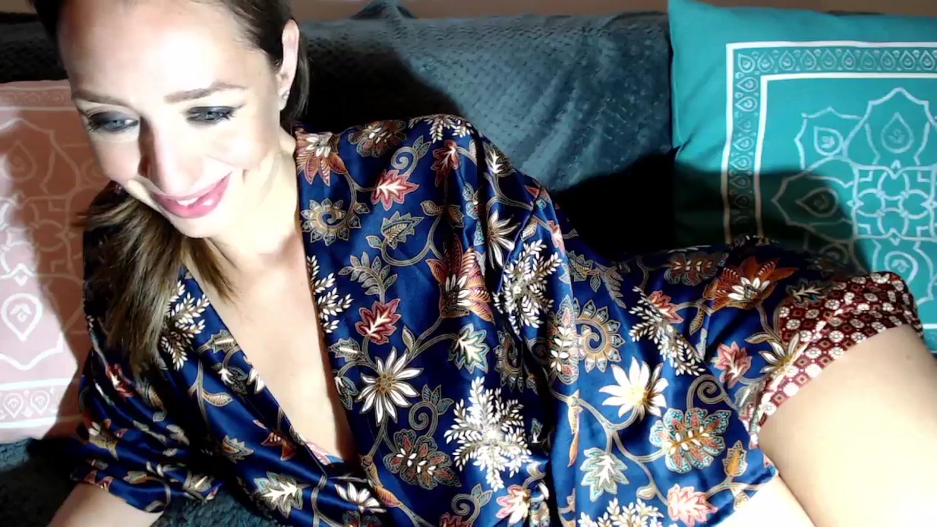 Gallery image thumbnail from Joyeuse1's myfreecams stream on, 11/01/2025, 23:02 image 18 of 20