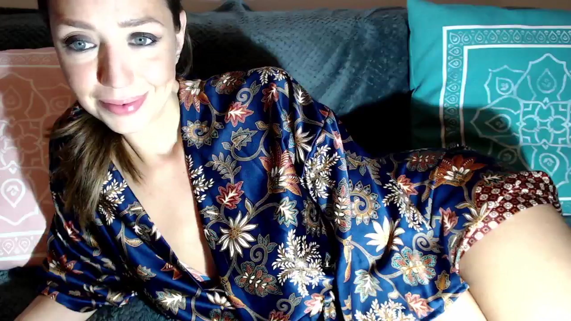 Gallery image thumbnail from Joyeuse1's myfreecams stream on, 11/01/2025, 23:02 image 17 of 20