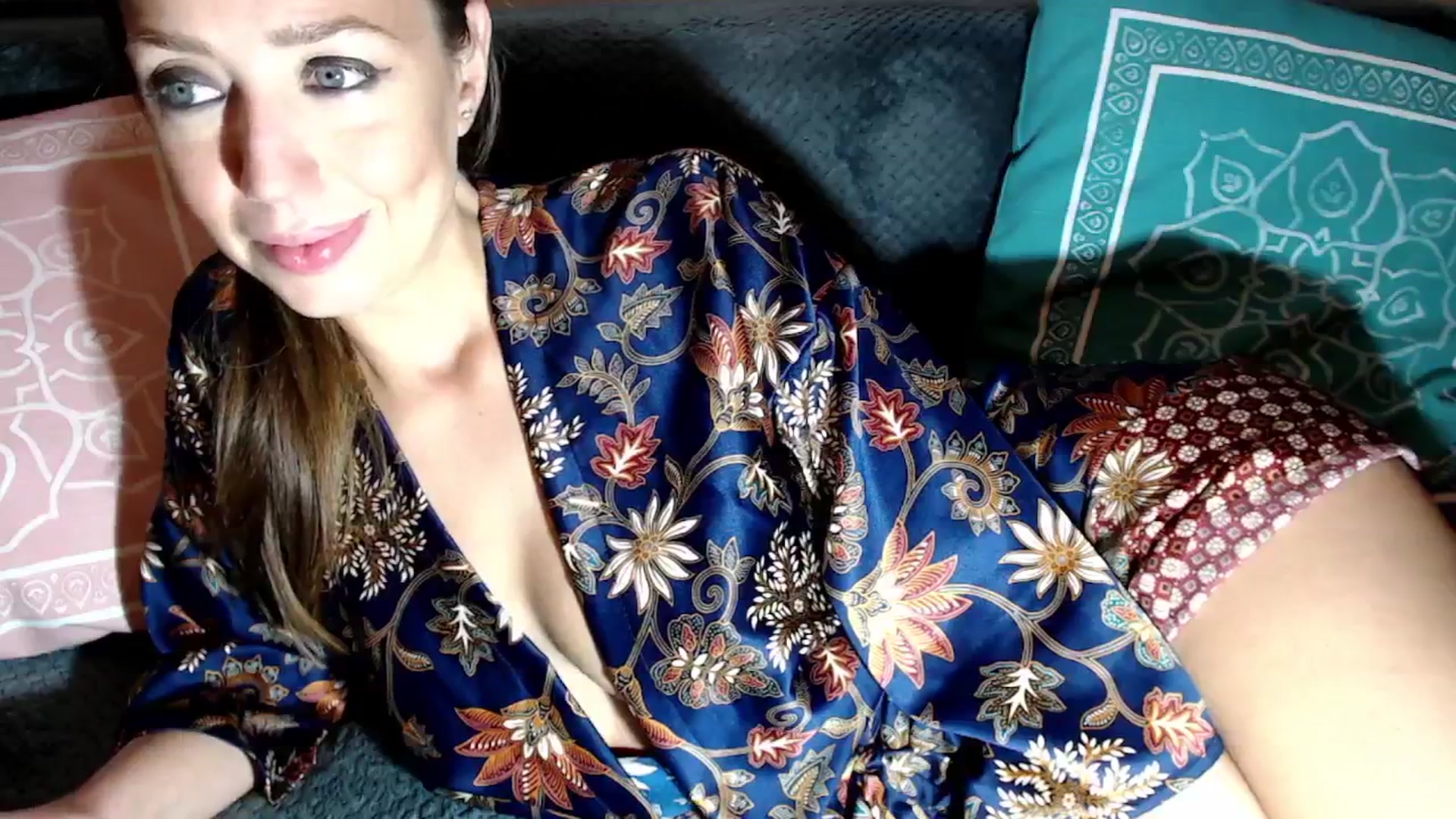 Gallery image thumbnail from Joyeuse1's myfreecams stream on, 11/21/2025, 23:17 image 18 of 20