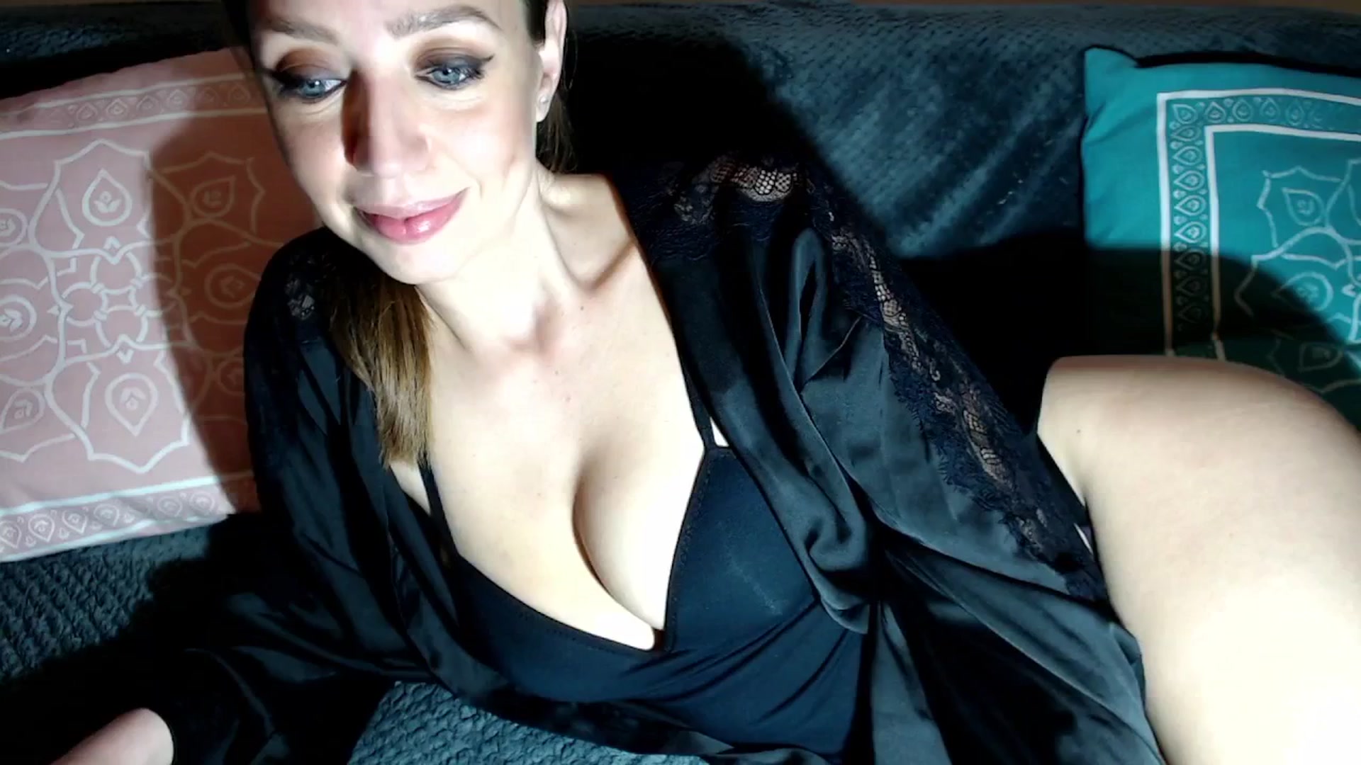 Gallery image thumbnail from Joyeuse1's myfreecams stream on, 03/08/2026, 23:17 image 14 of 20